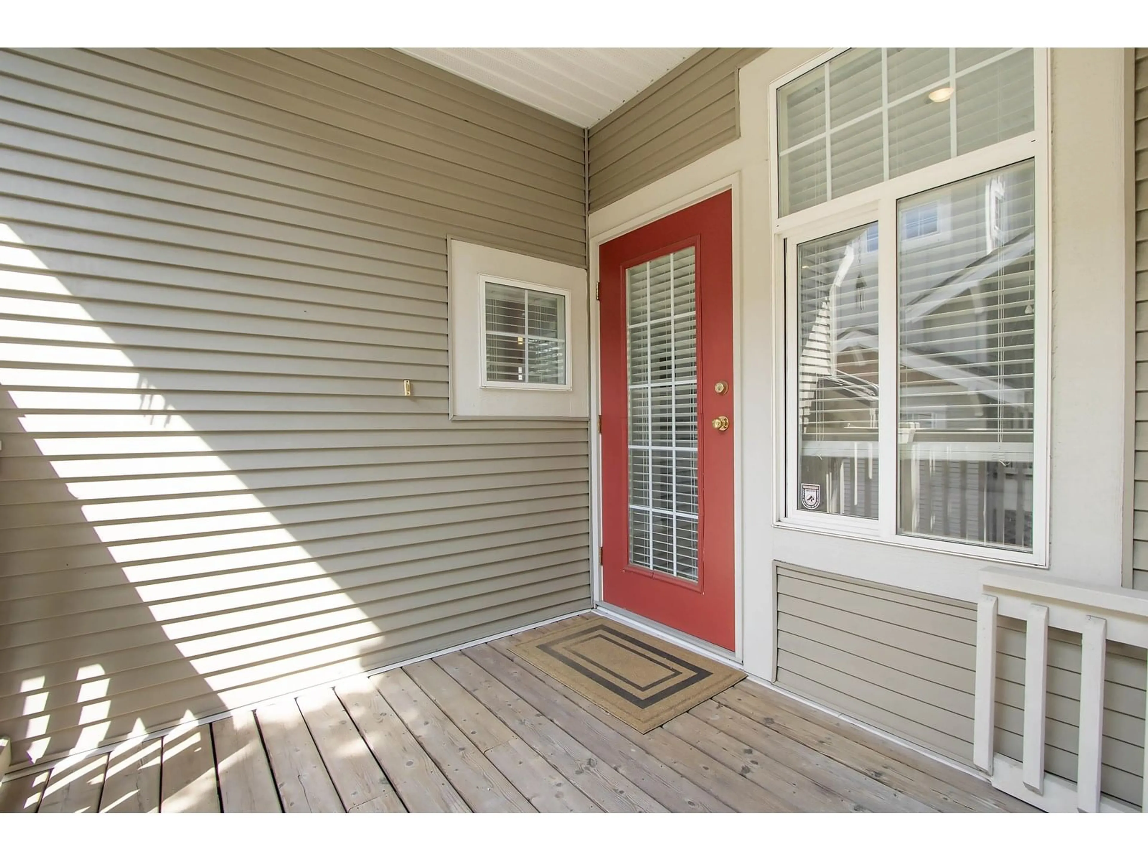 Indoor entryway for 57 - 14877 58, Surrey British Columbia V3S8Y9