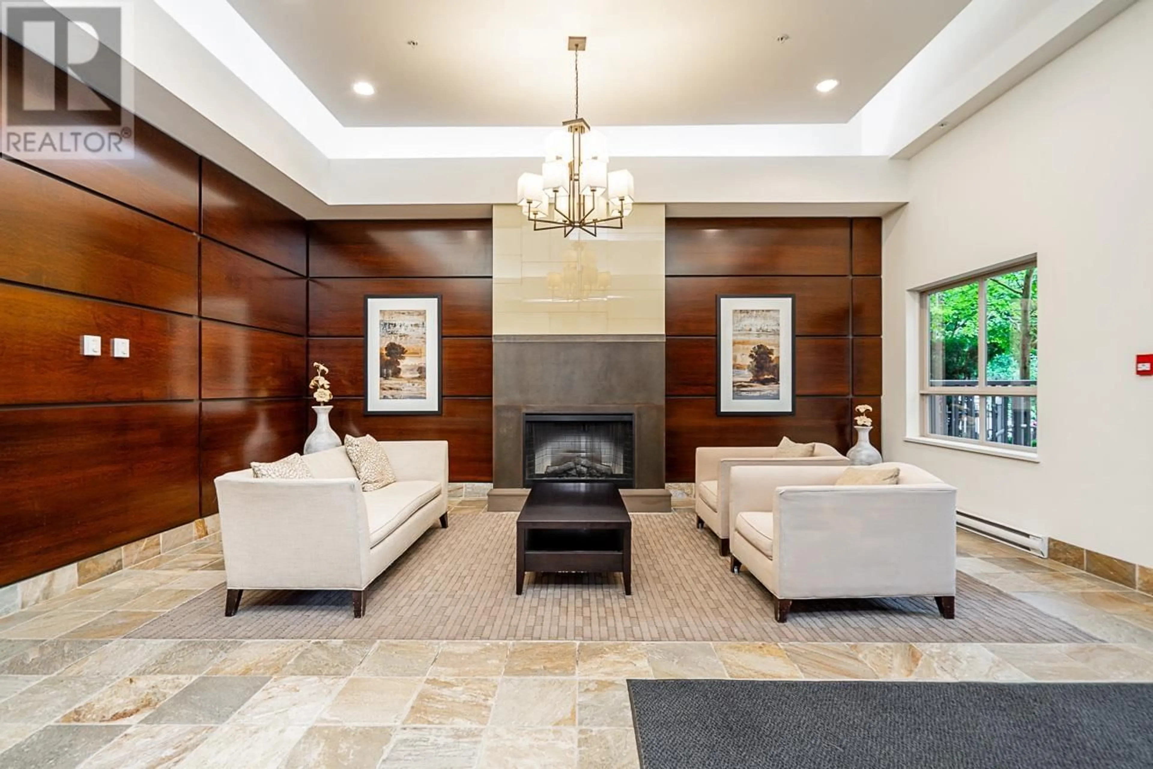 Lobby for 211 - 3132 DAYANEE SPRINGS BOULEVARD, Coquitlam British Columbia V3E0B5