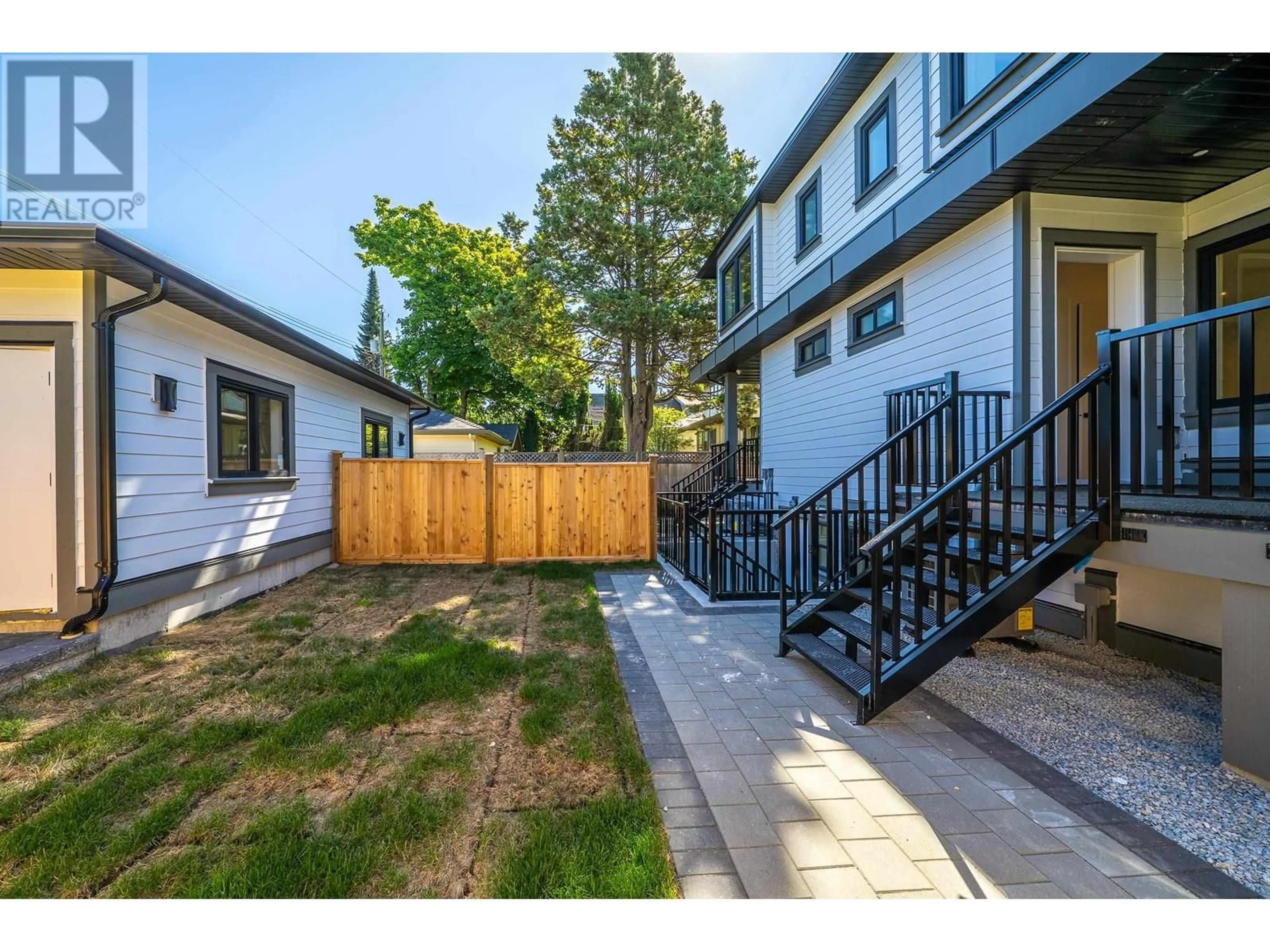 Unknown for 2835 31ST AVENUE, Vancouver British Columbia V6L2A3