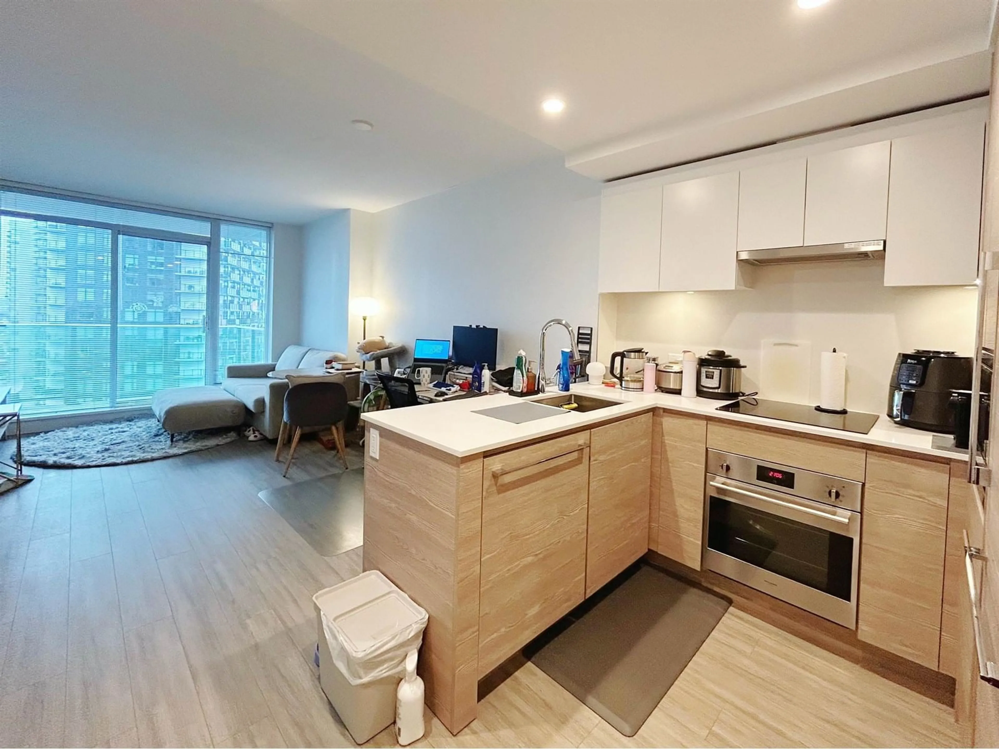 Unknown for 2105 - 13655 FRASER, Surrey British Columbia V3T0P8