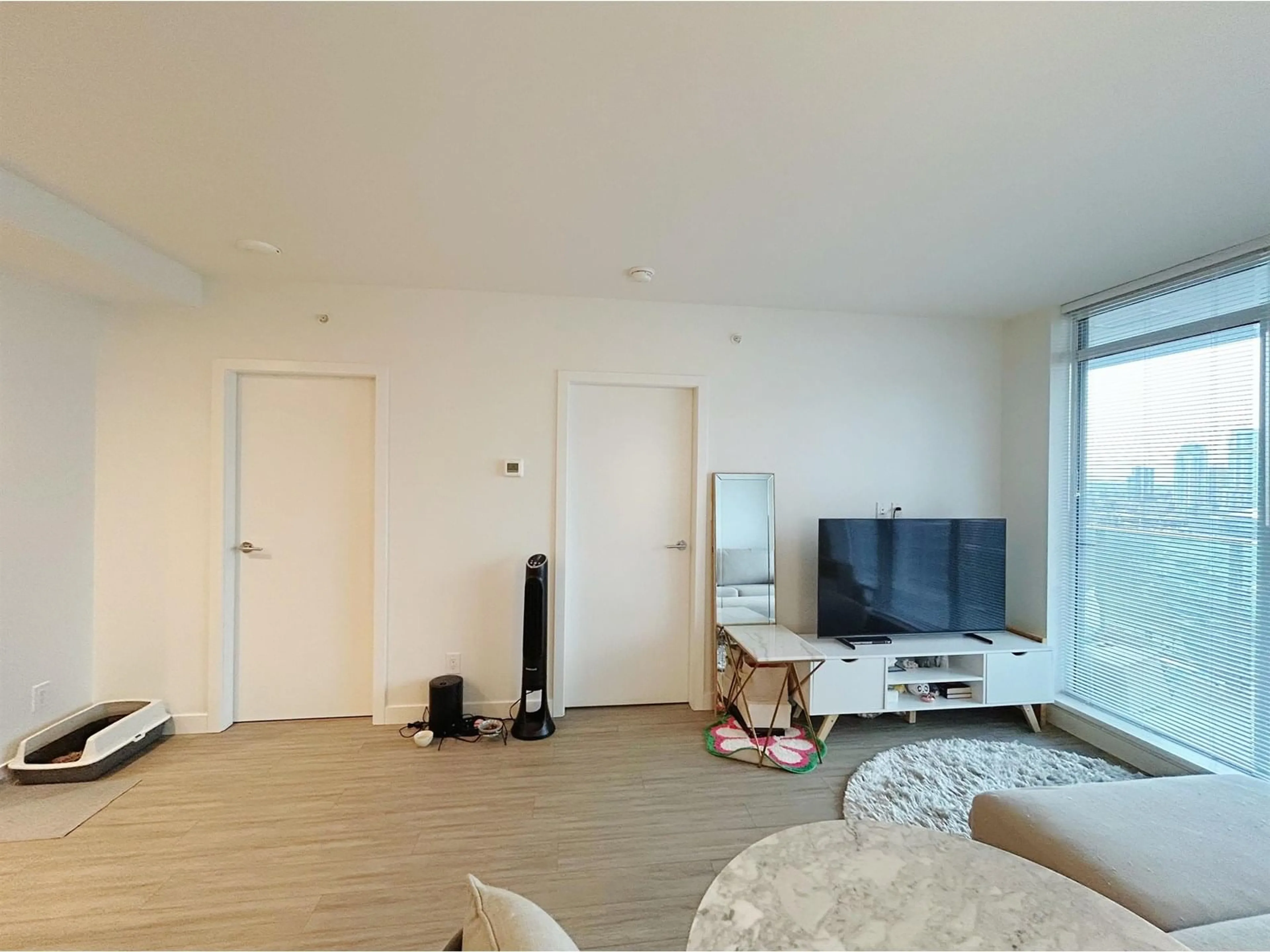 A pic of a room for 2105 - 13655 FRASER, Surrey British Columbia V3T0P8