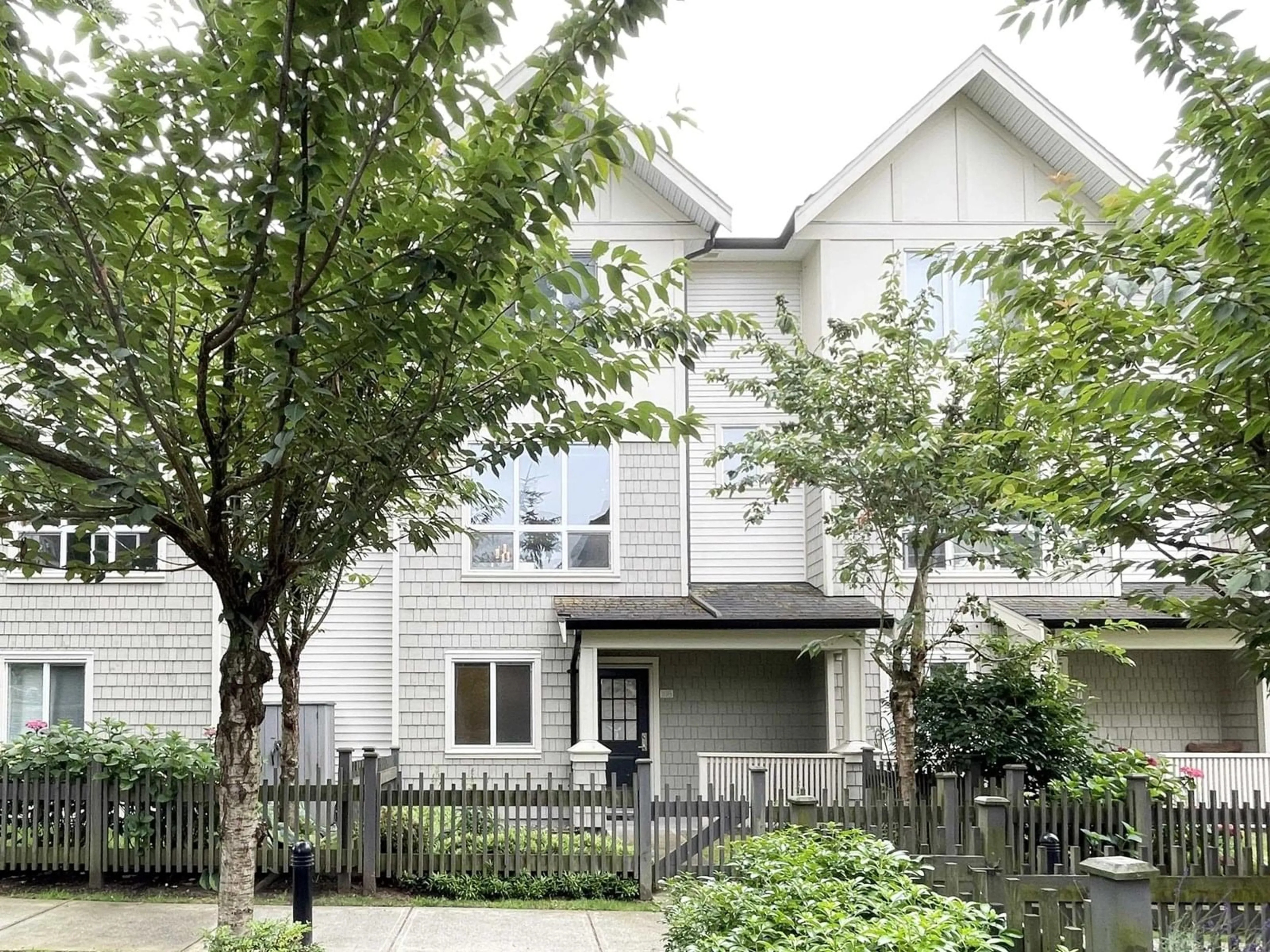Home with vinyl exterior material, street for 108 - 7848 209, Langley British Columbia V2Y0M4