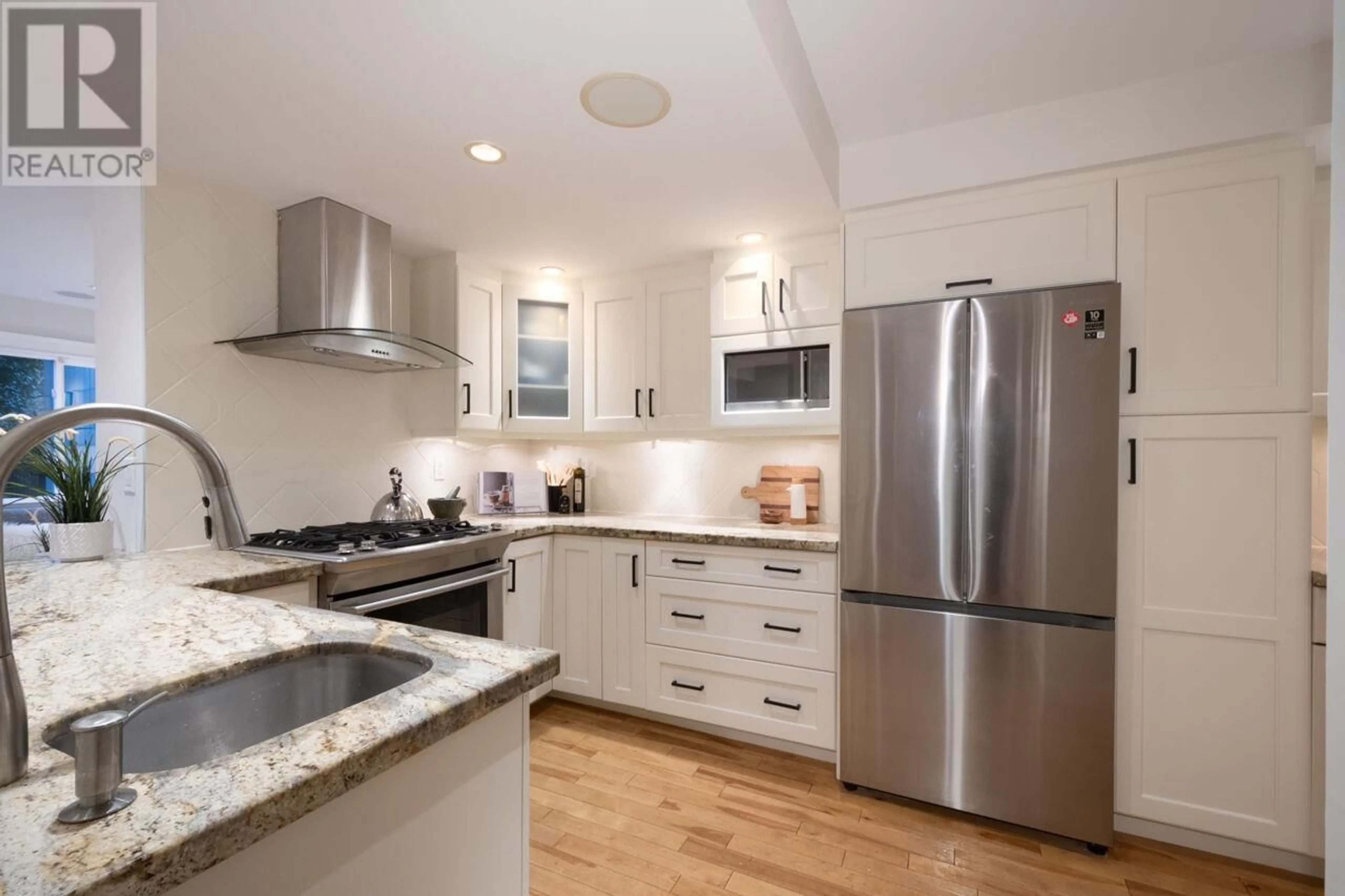 Open concept kitchen, unknown for 2034 DEEP COVE CRESCENT, North Vancouver British Columbia V7G1T2