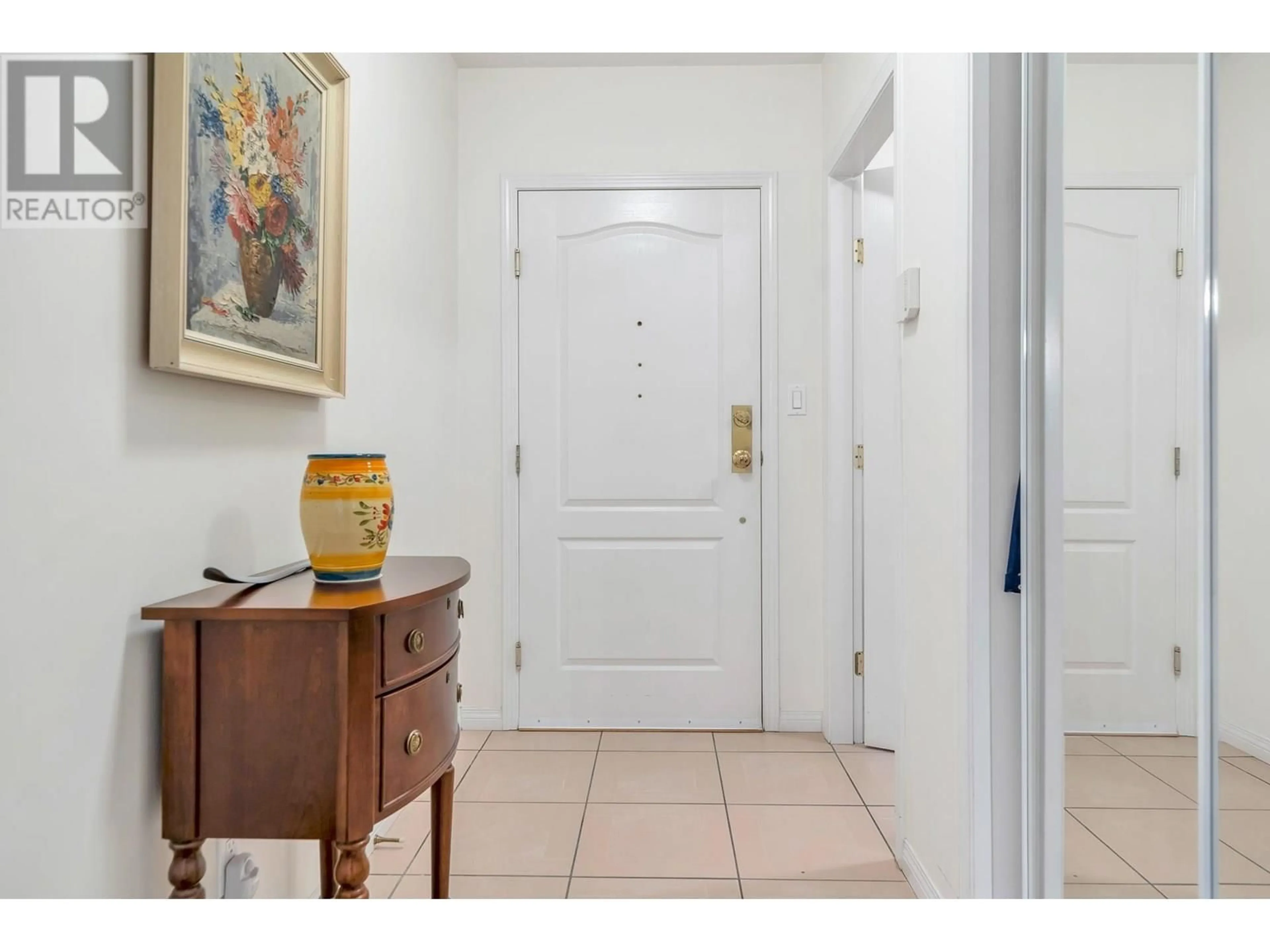Indoor entryway for 106 - 1131 55 STREET, Delta British Columbia V4M3J9