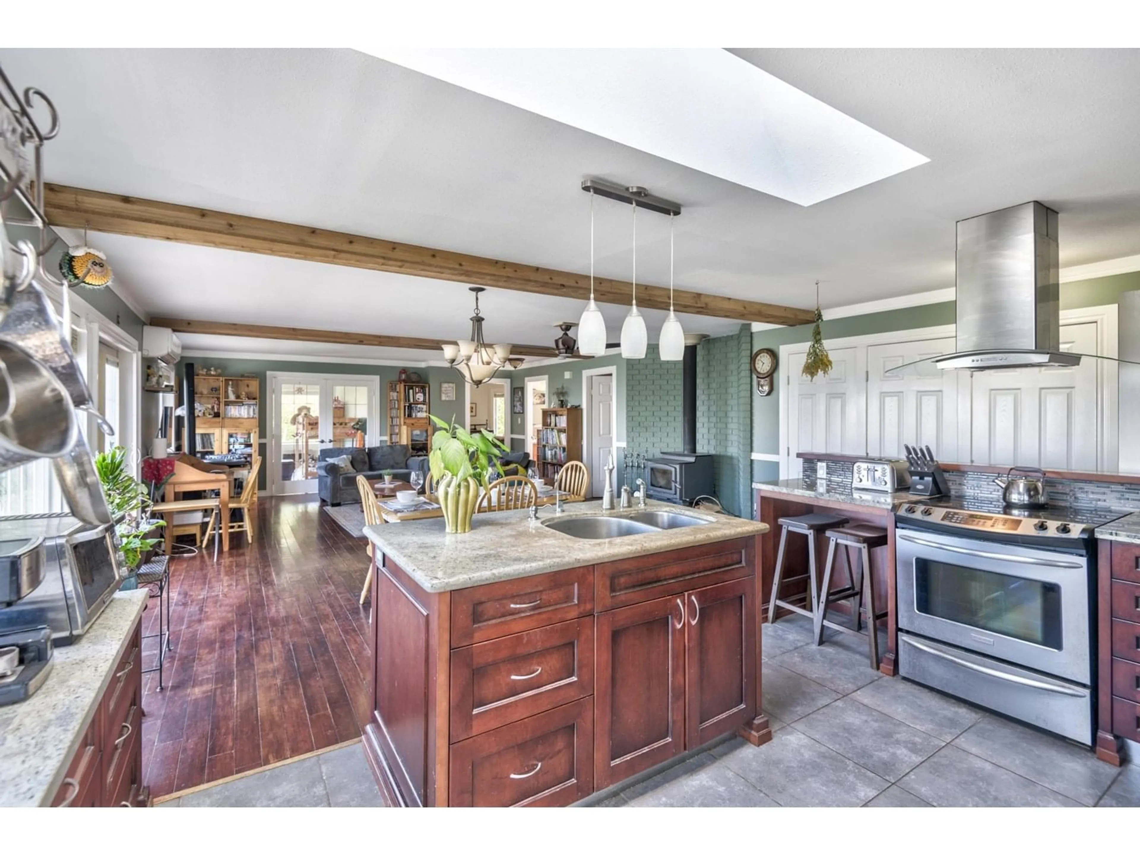 Open concept kitchen, ceramic/tile floor for 48585 WINCOTT ROAD, Chilliwack British Columbia V4Z1H1