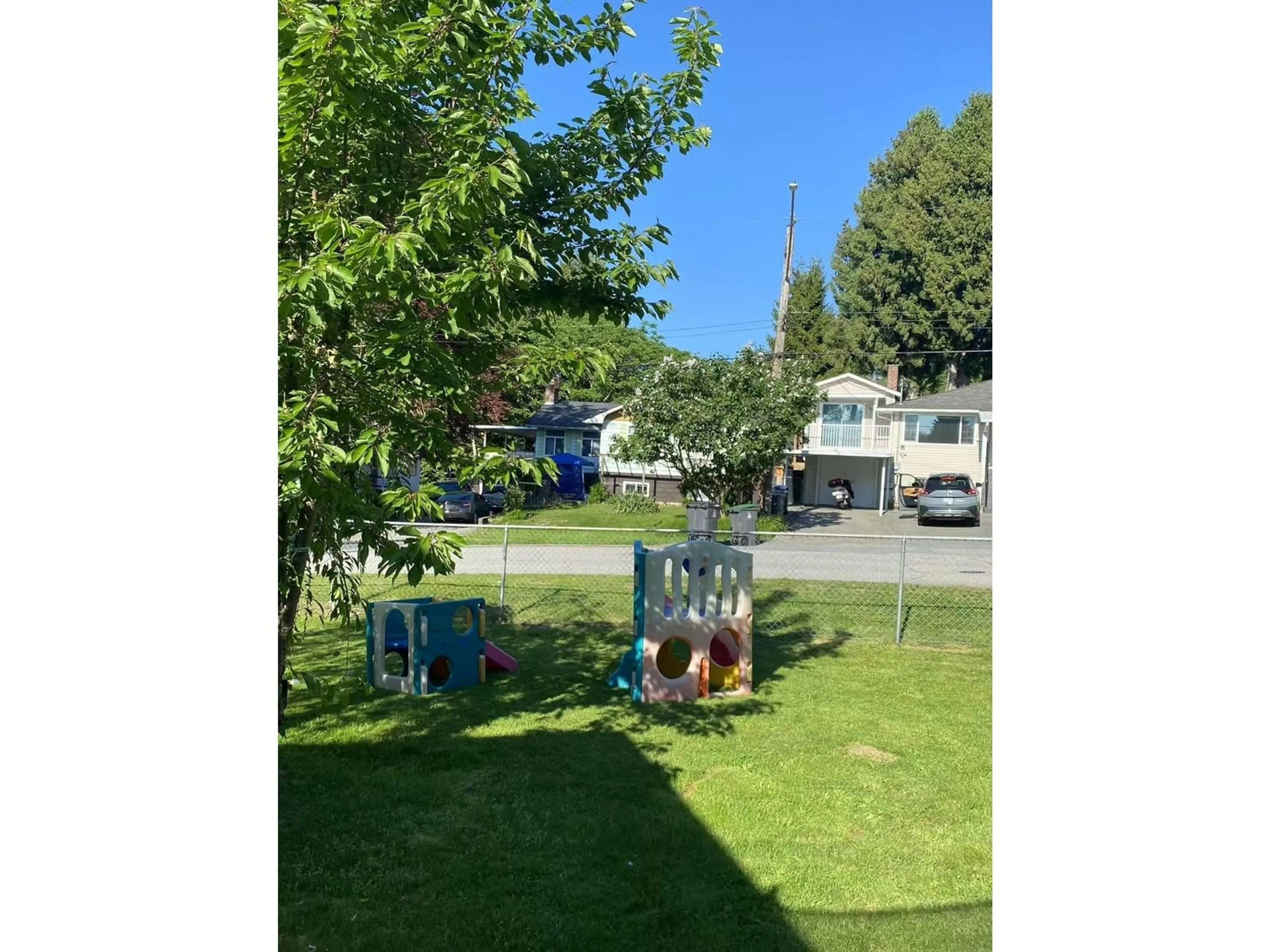 A pic from outside/outdoor area/front of a property/back of a property/a pic from drone, unknown for 14920 KEW, Surrey British Columbia V3R4Y2