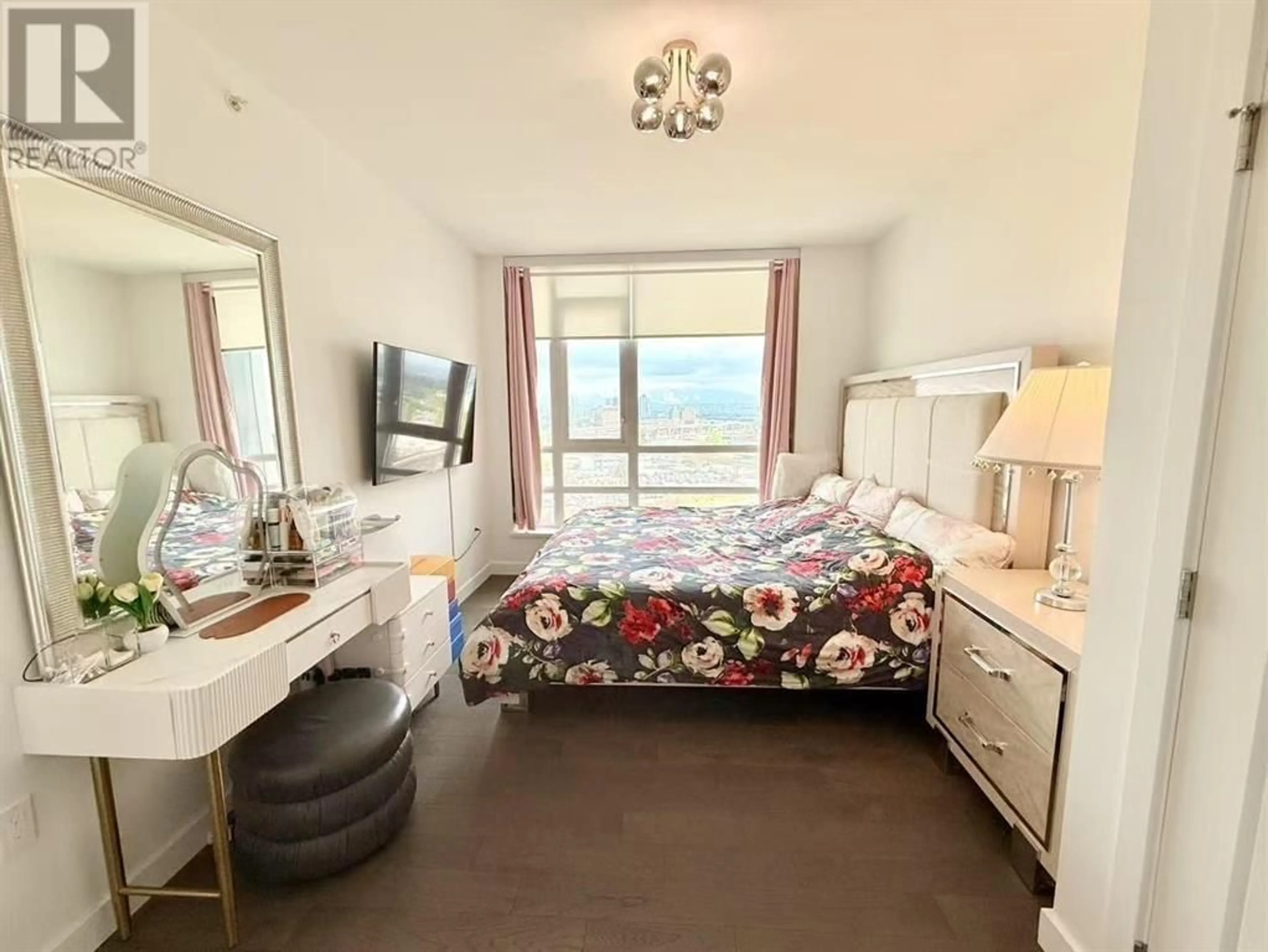 A pic of a room for 1305 - 3331 NO. 3 ROAD, Richmond British Columbia V6X2B6