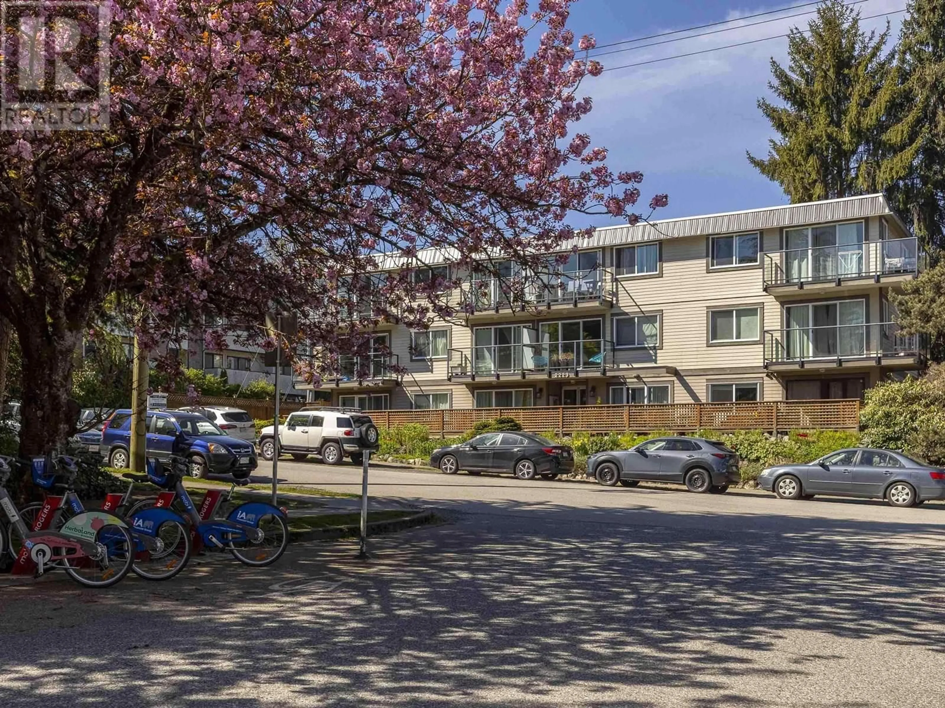 Unknown for 12 - 2223 PRINCE EDWARD STREET, Vancouver British Columbia V5T4K6