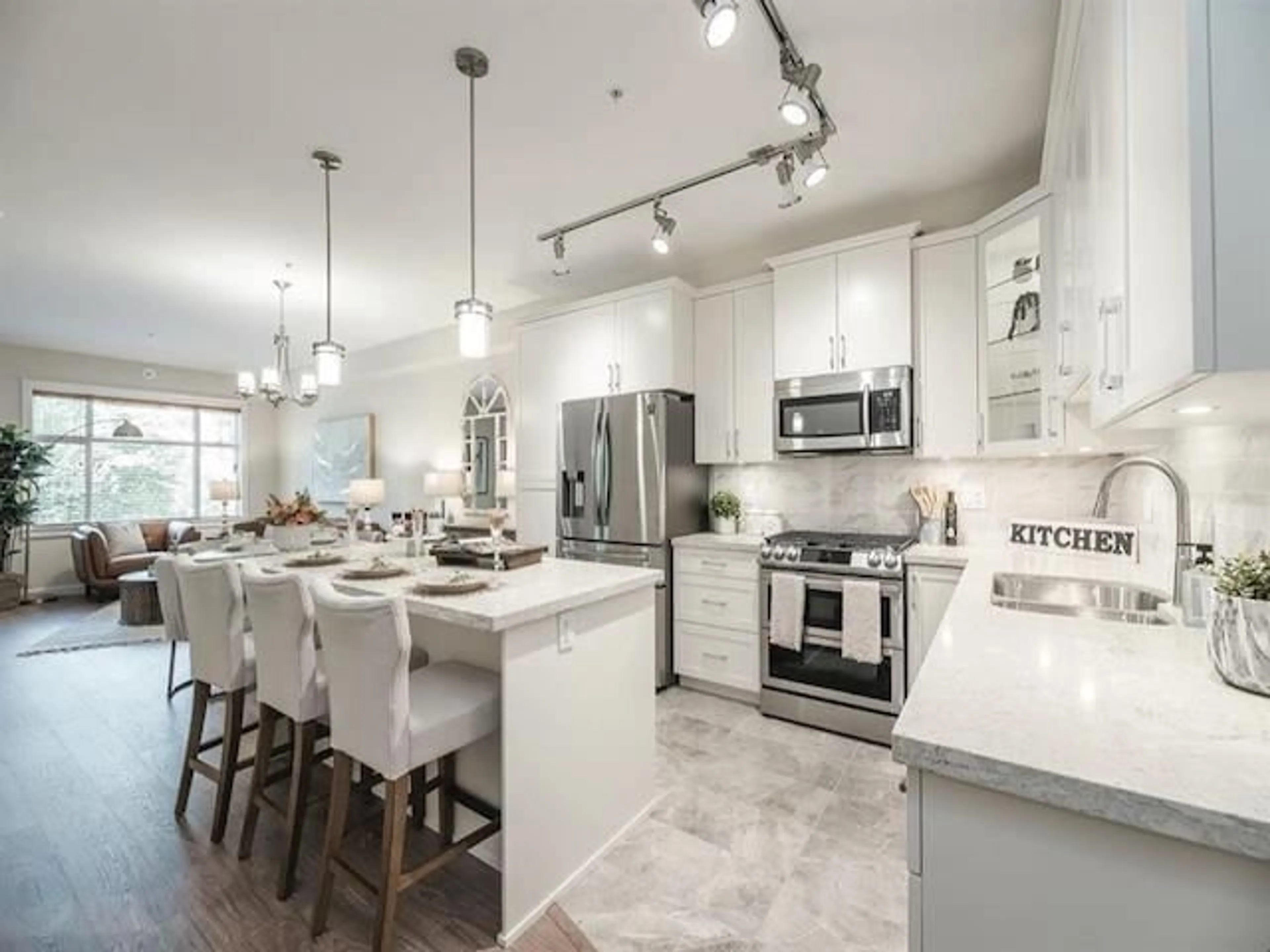 Open concept kitchen, ceramic/tile floor for 418 - 20932 83, Langley British Columbia V2Y2C4