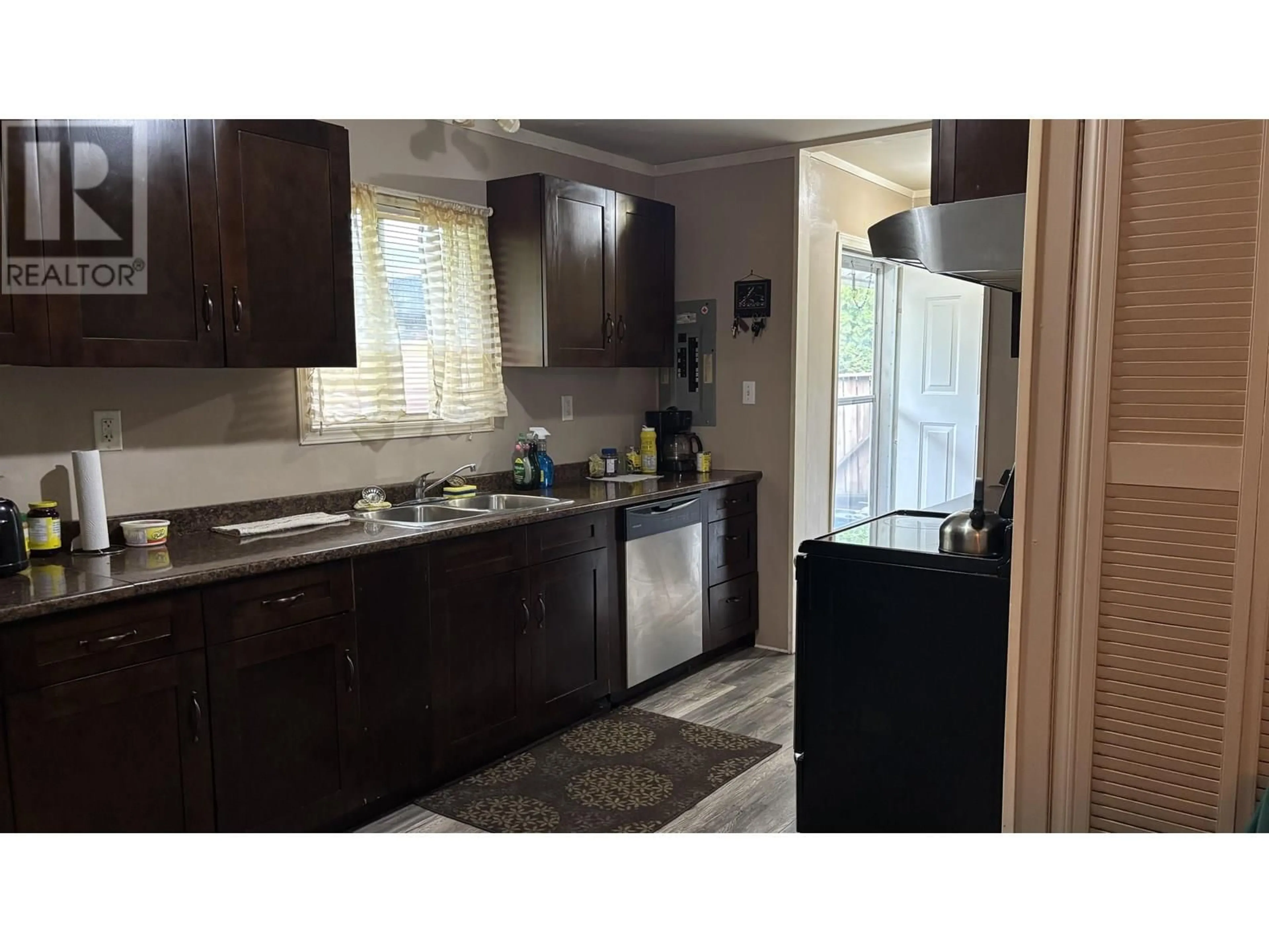 Standard kitchen, unknown for 93 CAPILANO STREET, Kitimat British Columbia V8C2J6