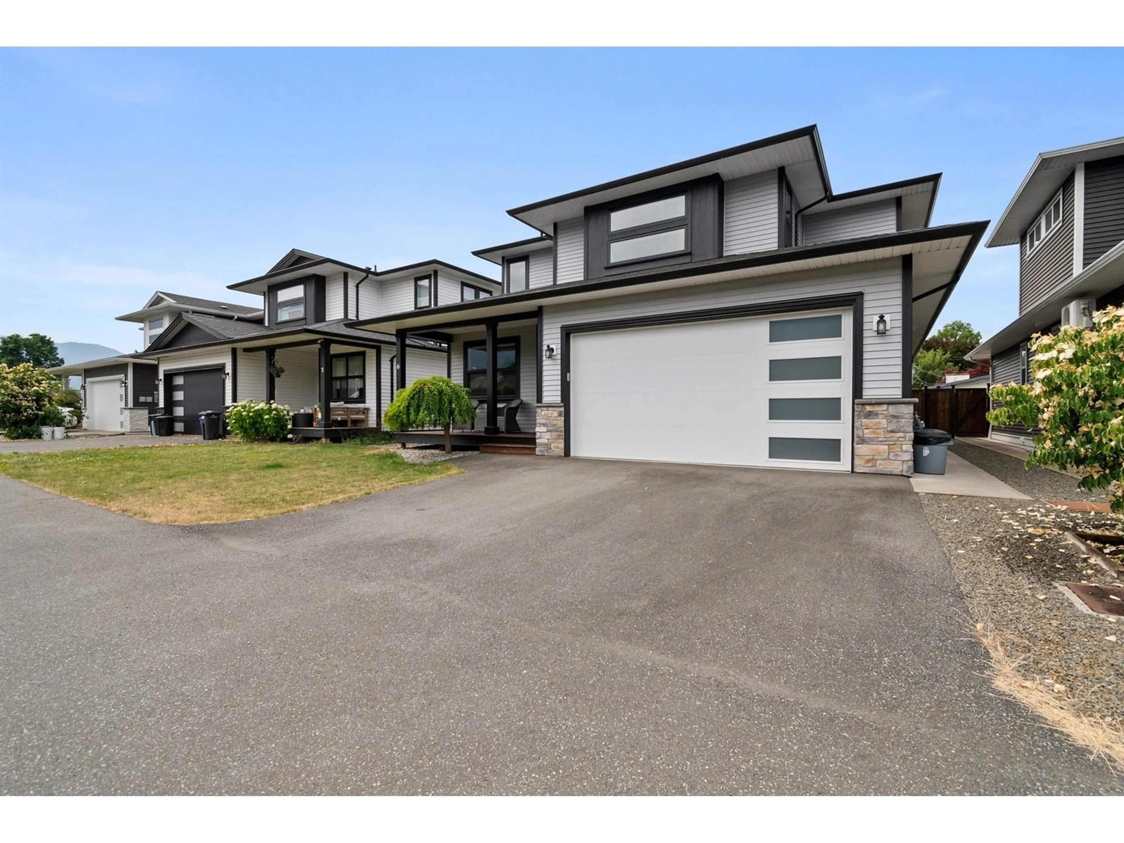 A pic from outside/outdoor area/front of a property/back of a property/a pic from drone, street for 6 - 7328 MORROW ROAD, Agassiz British Columbia V0M1A2