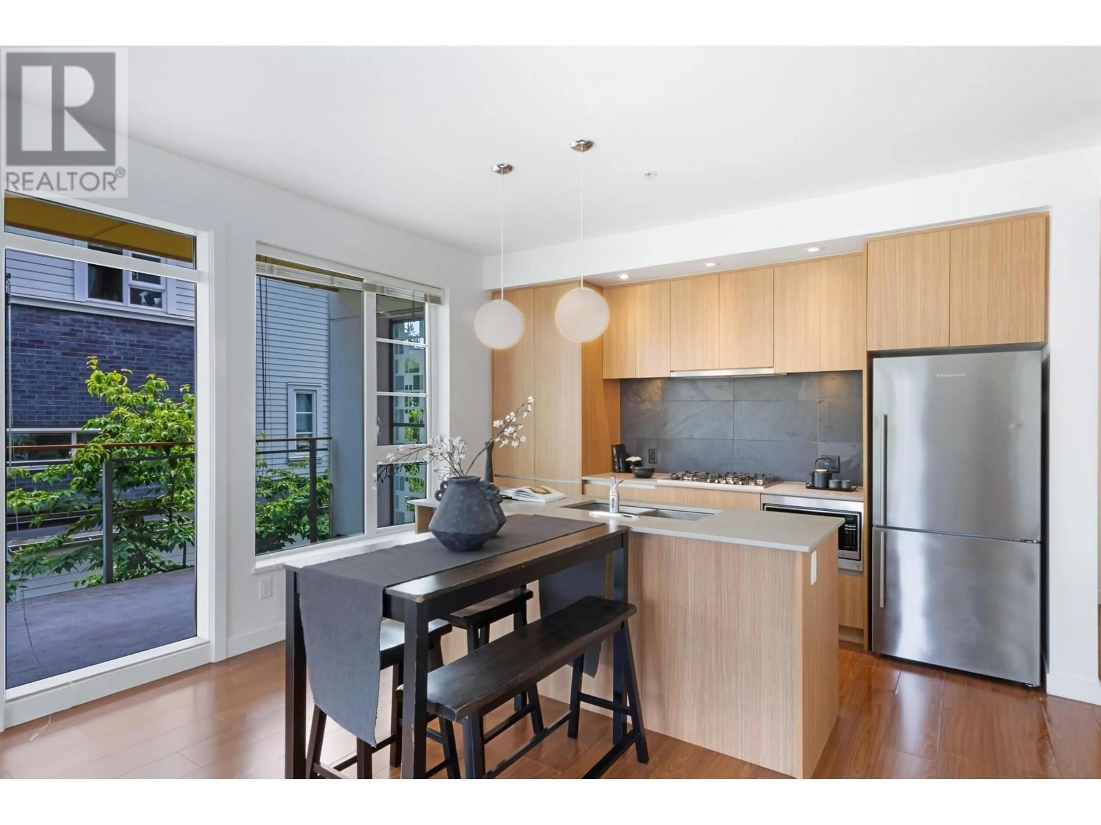 Open concept kitchen, wood/laminate floor for 316 - 516 FOSTER AVENUE, Coquitlam British Columbia V3J0H8