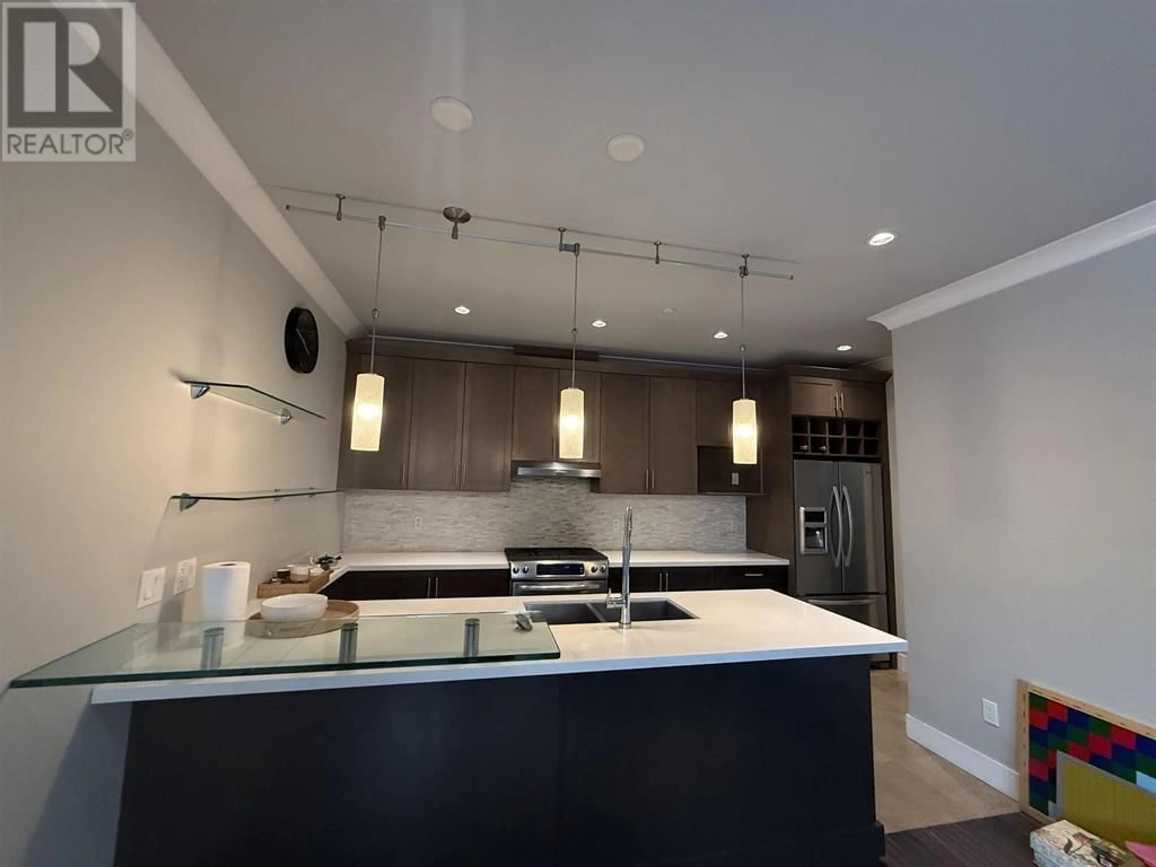 Open concept kitchen, unknown for 3 - 651 14TH STREET, North Vancouver British Columbia V7M1R3