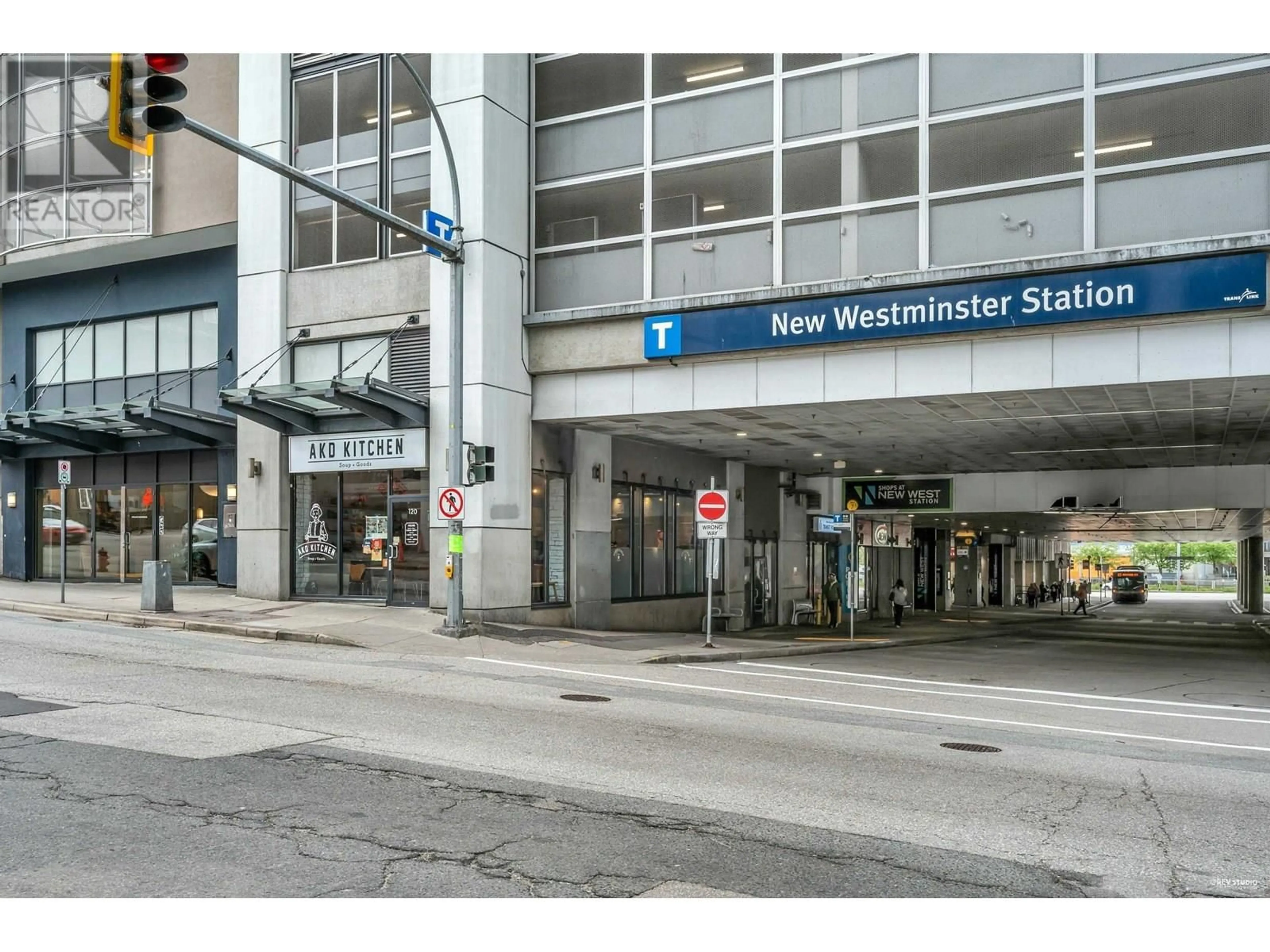 Indoor foyer for 1909 - 888 CARNARVON STREET, New Westminster British Columbia V3M0C6