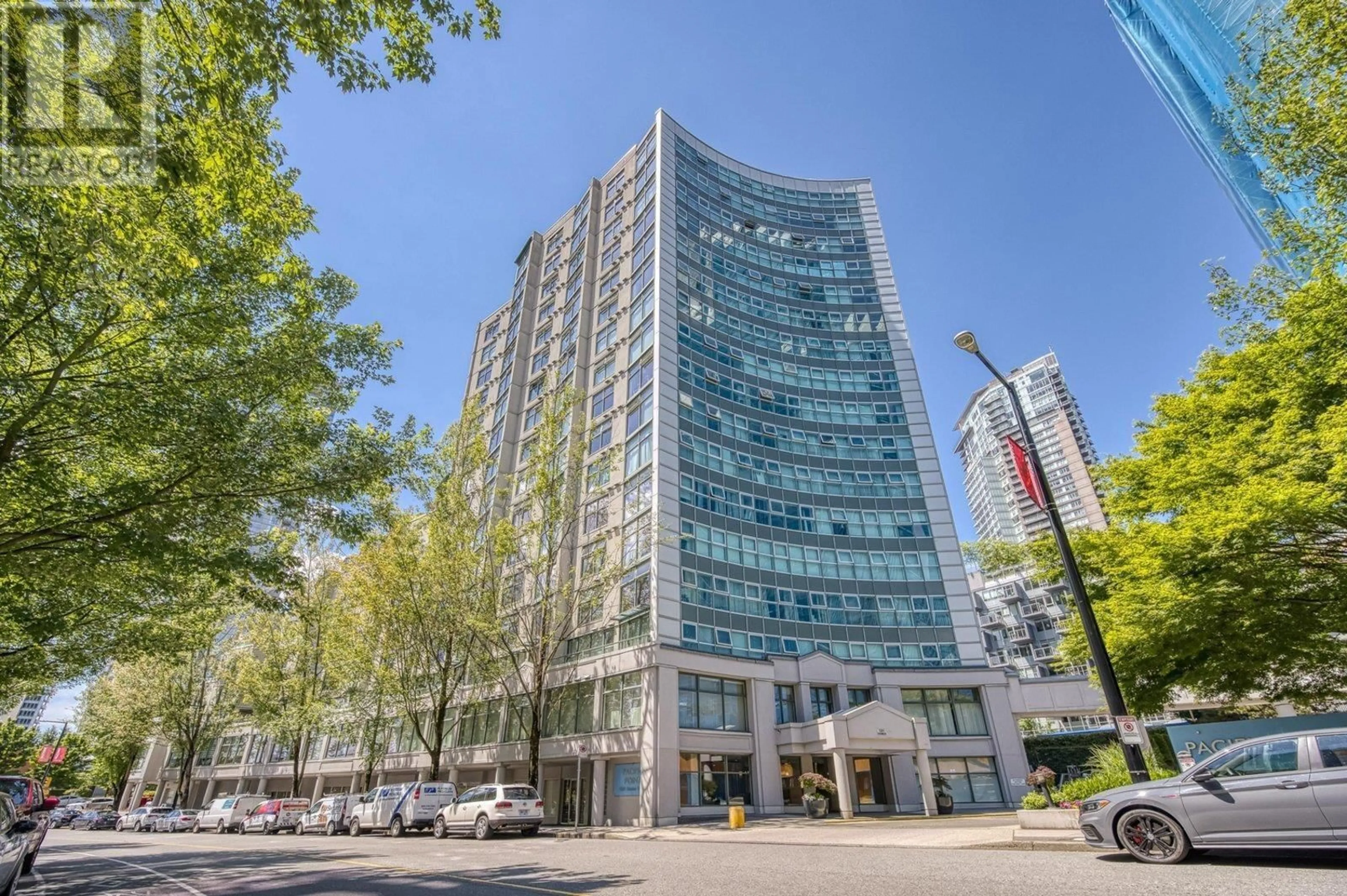 Indoor foyer for 904 - 1331 HOMER STREET, Vancouver British Columbia V6B5M9