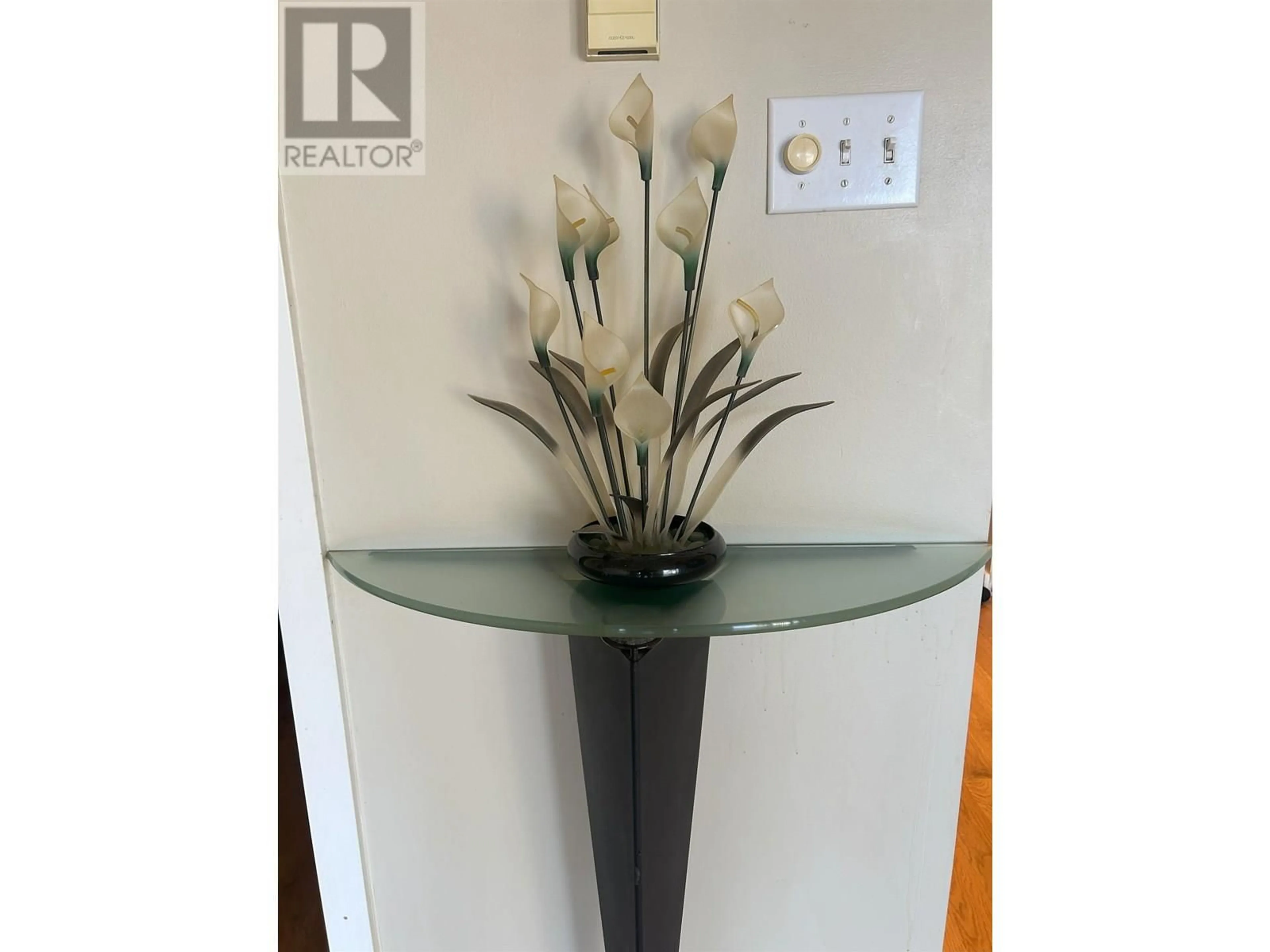 Indoor entryway for 904 - 1331 HOMER STREET, Vancouver British Columbia V6B5M9