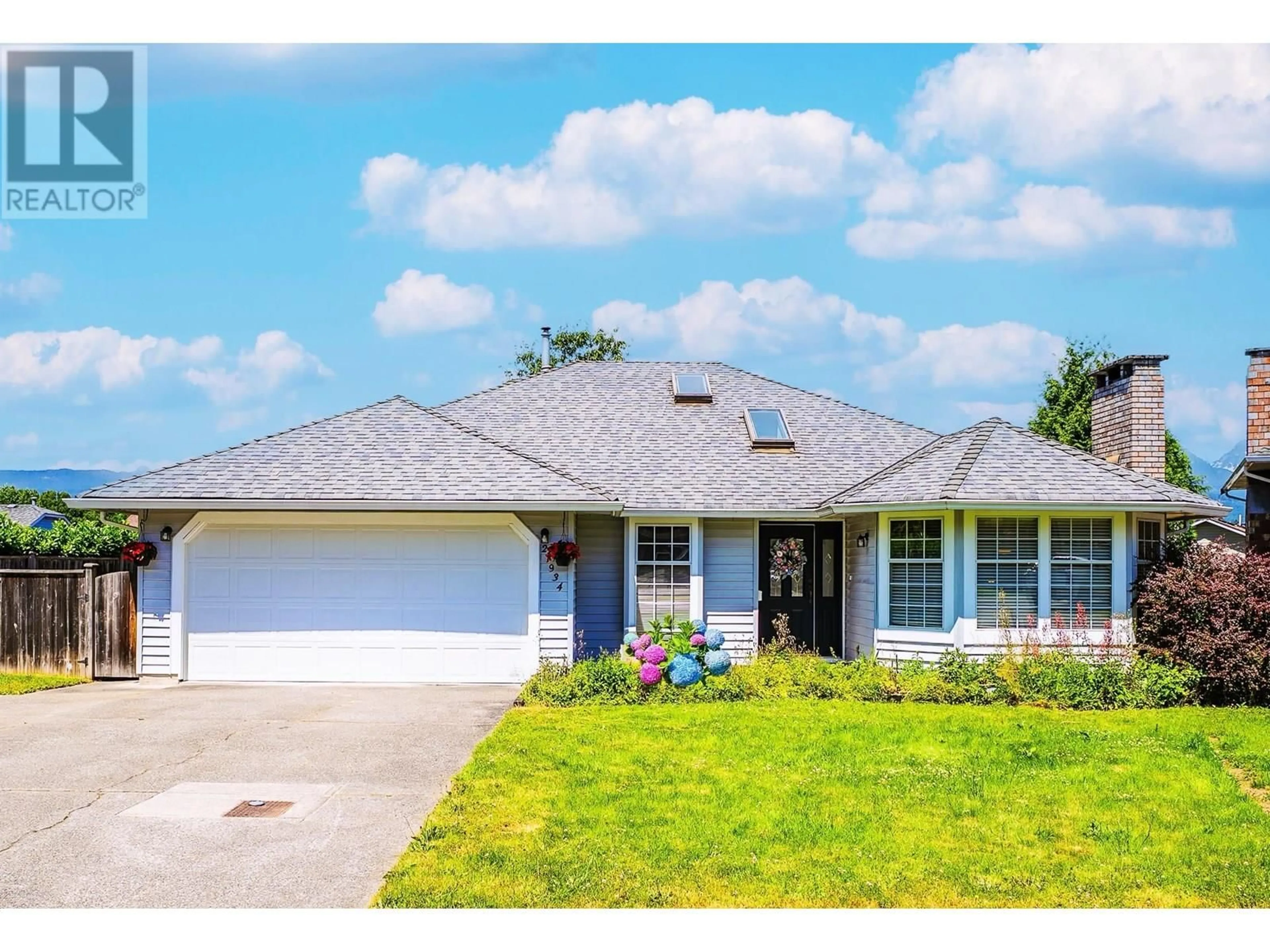 Home with vinyl exterior material, street for 21934 HIGHVIEW PLACE, Maple Ridge British Columbia V2X0V3