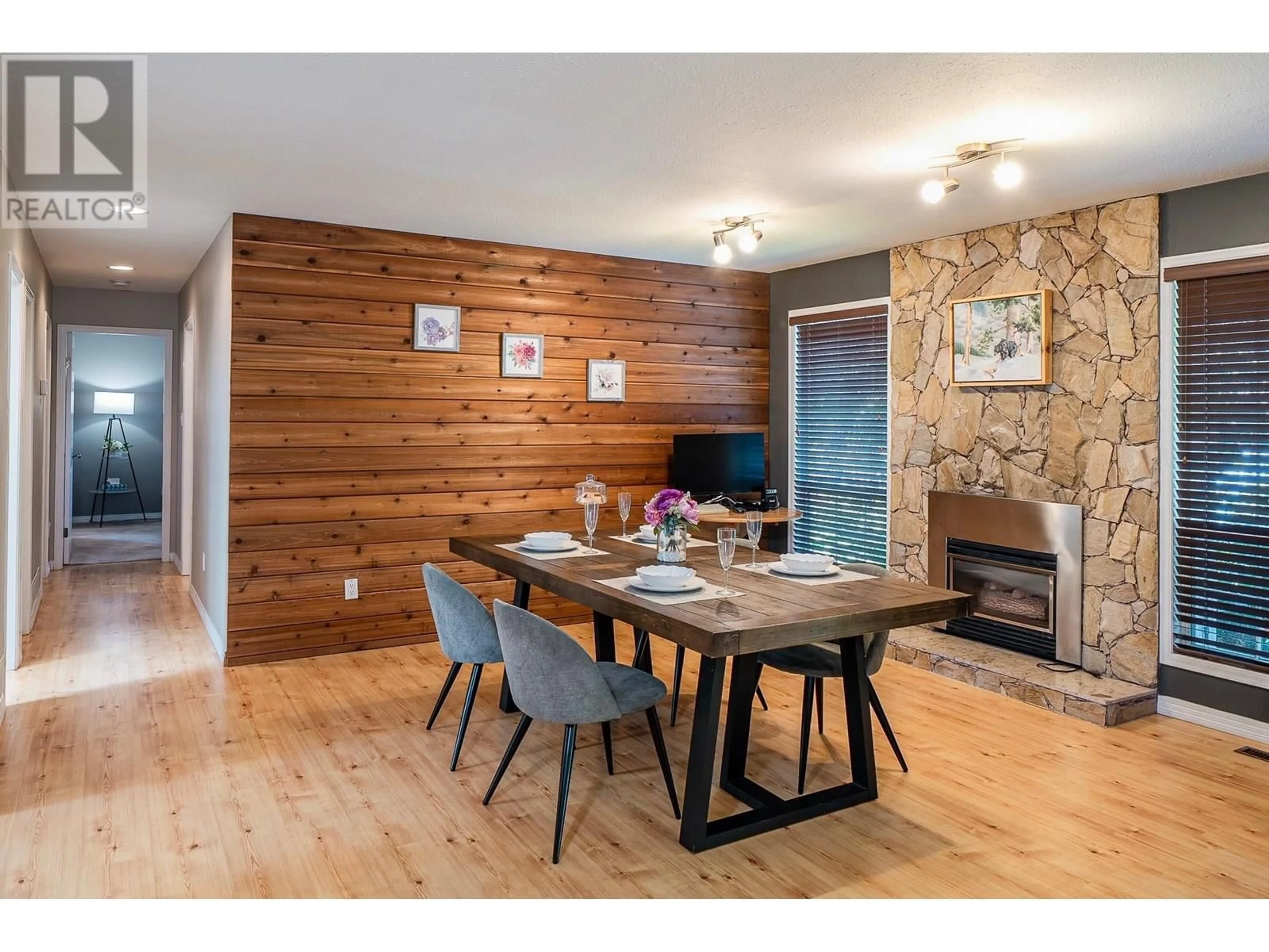 Dining room, wood/laminate floor for 21934 HIGHVIEW PLACE, Maple Ridge British Columbia V2X0V3