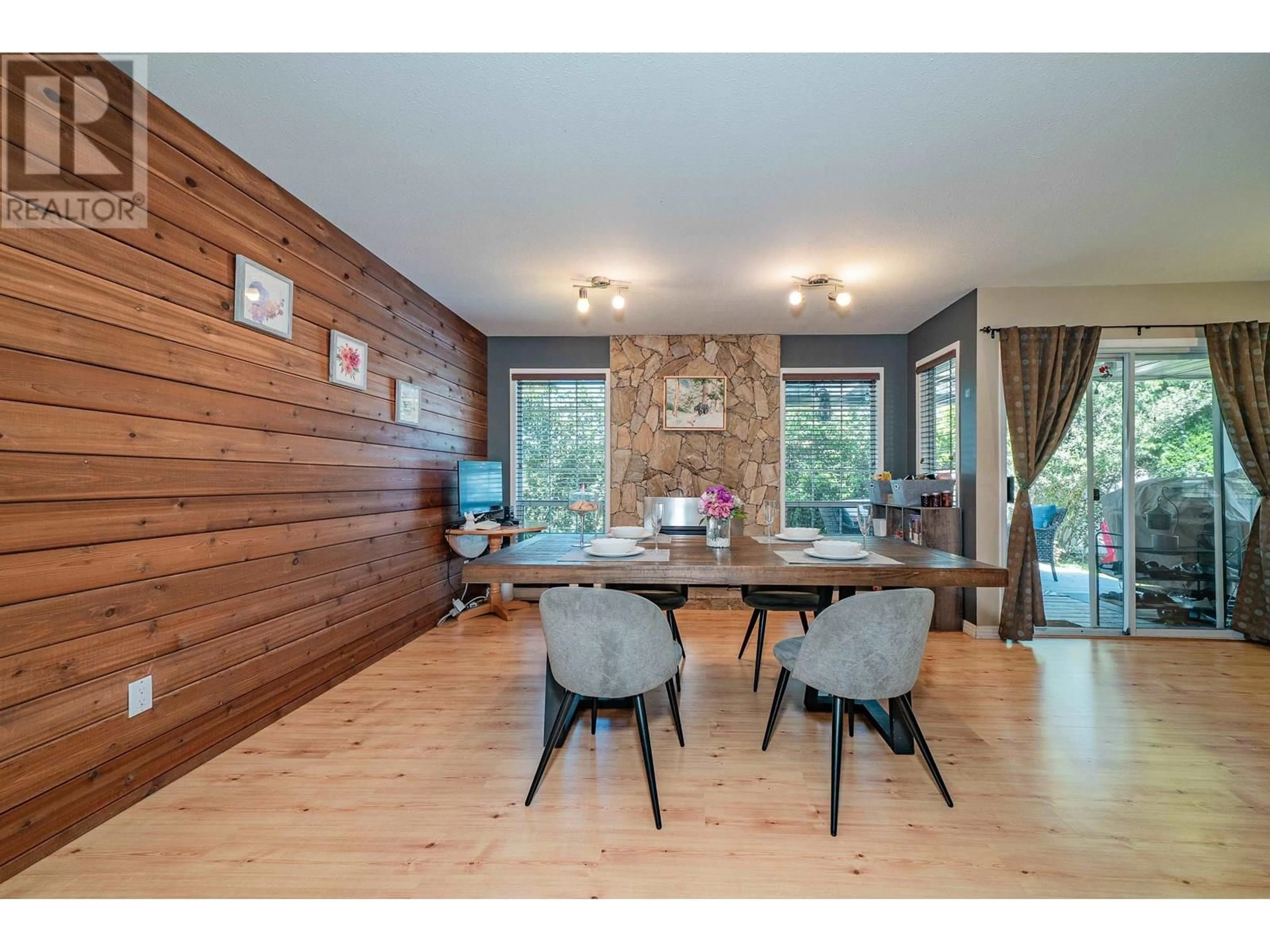 Dining room, wood/laminate floor for 21934 HIGHVIEW PLACE, Maple Ridge British Columbia V2X0V3