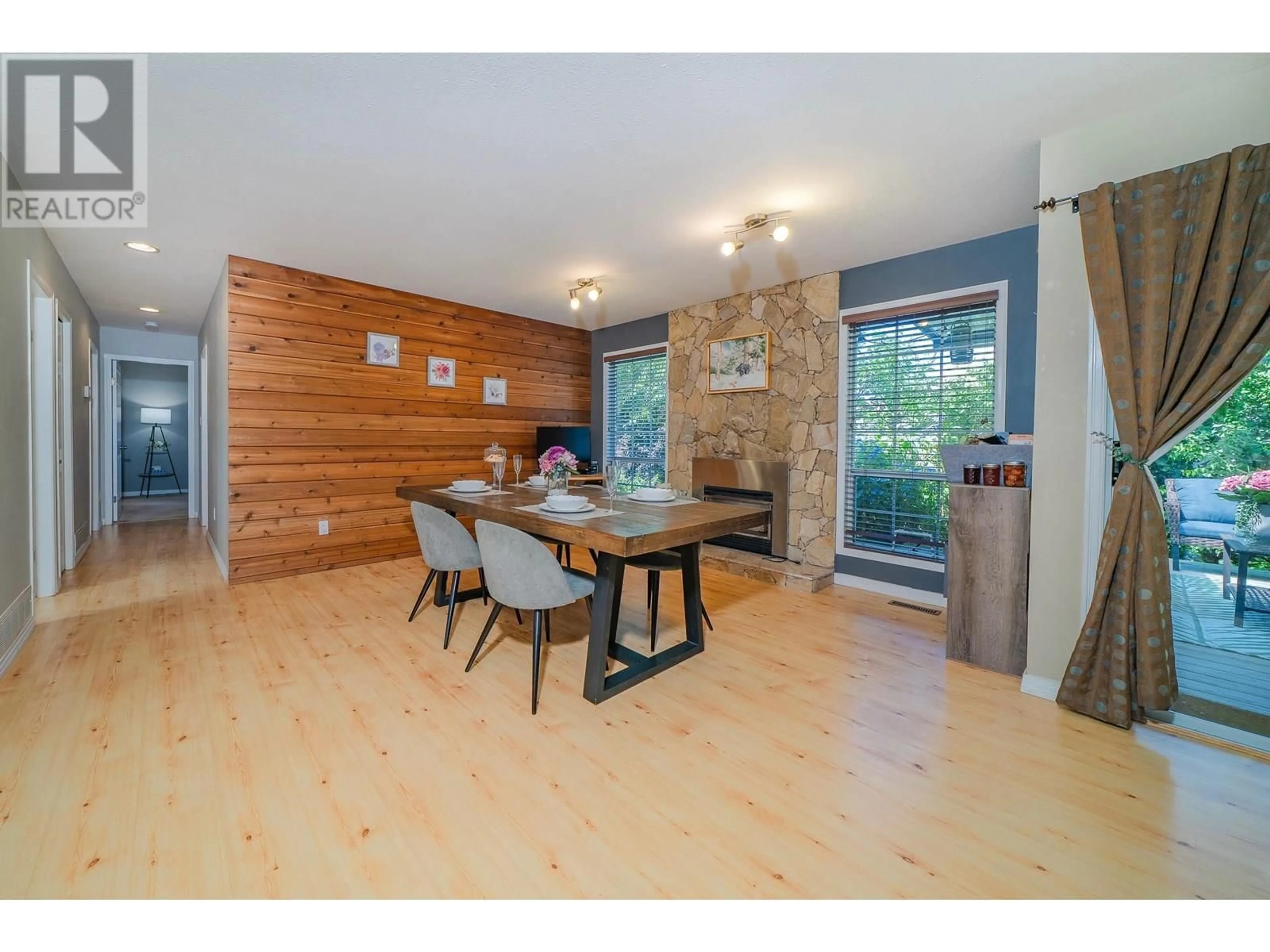 Dining room, wood/laminate floor for 21934 HIGHVIEW PLACE, Maple Ridge British Columbia V2X0V3