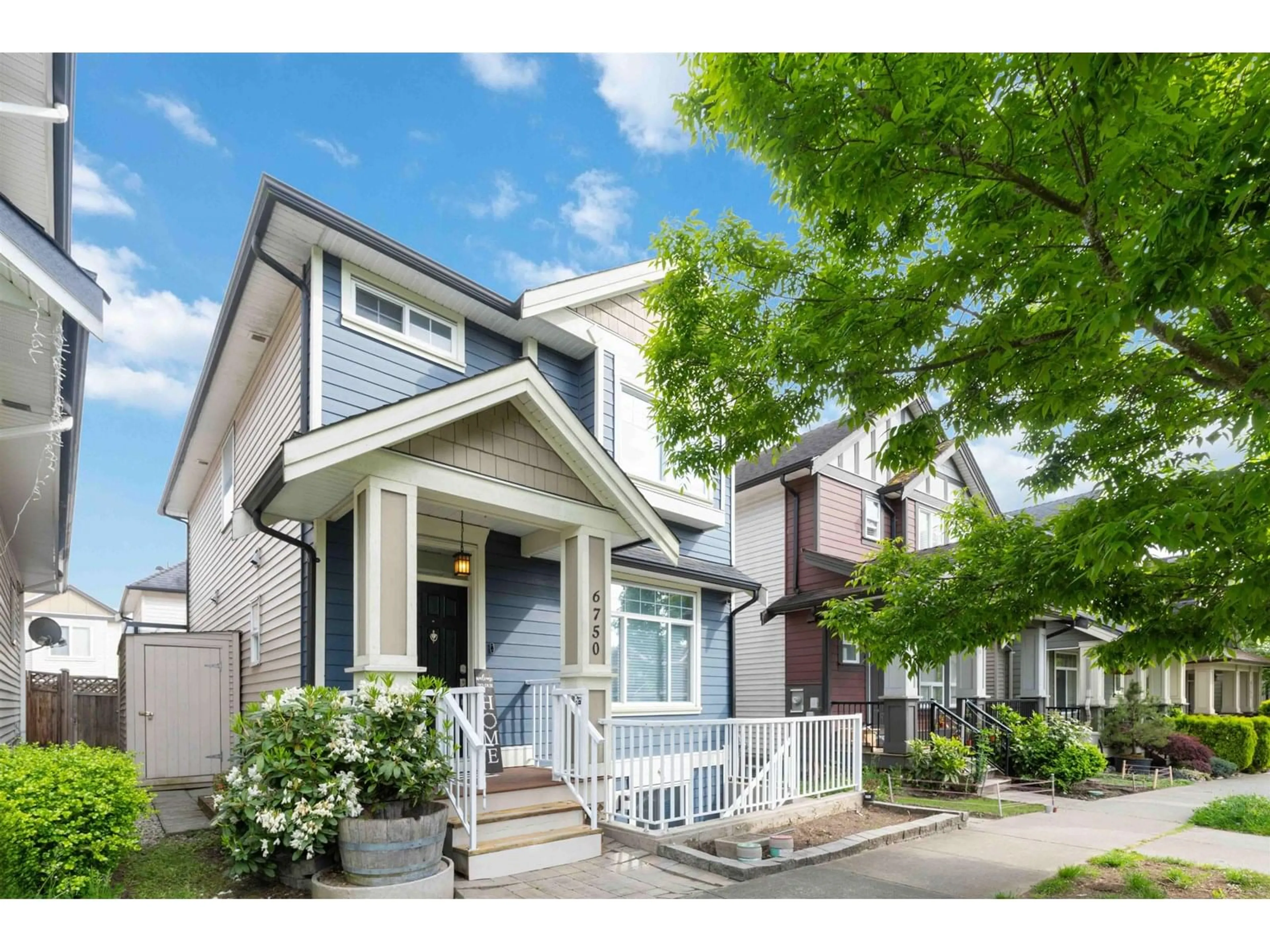 Home with vinyl exterior material, street for 6750 191A, Surrey British Columbia V4N6A5