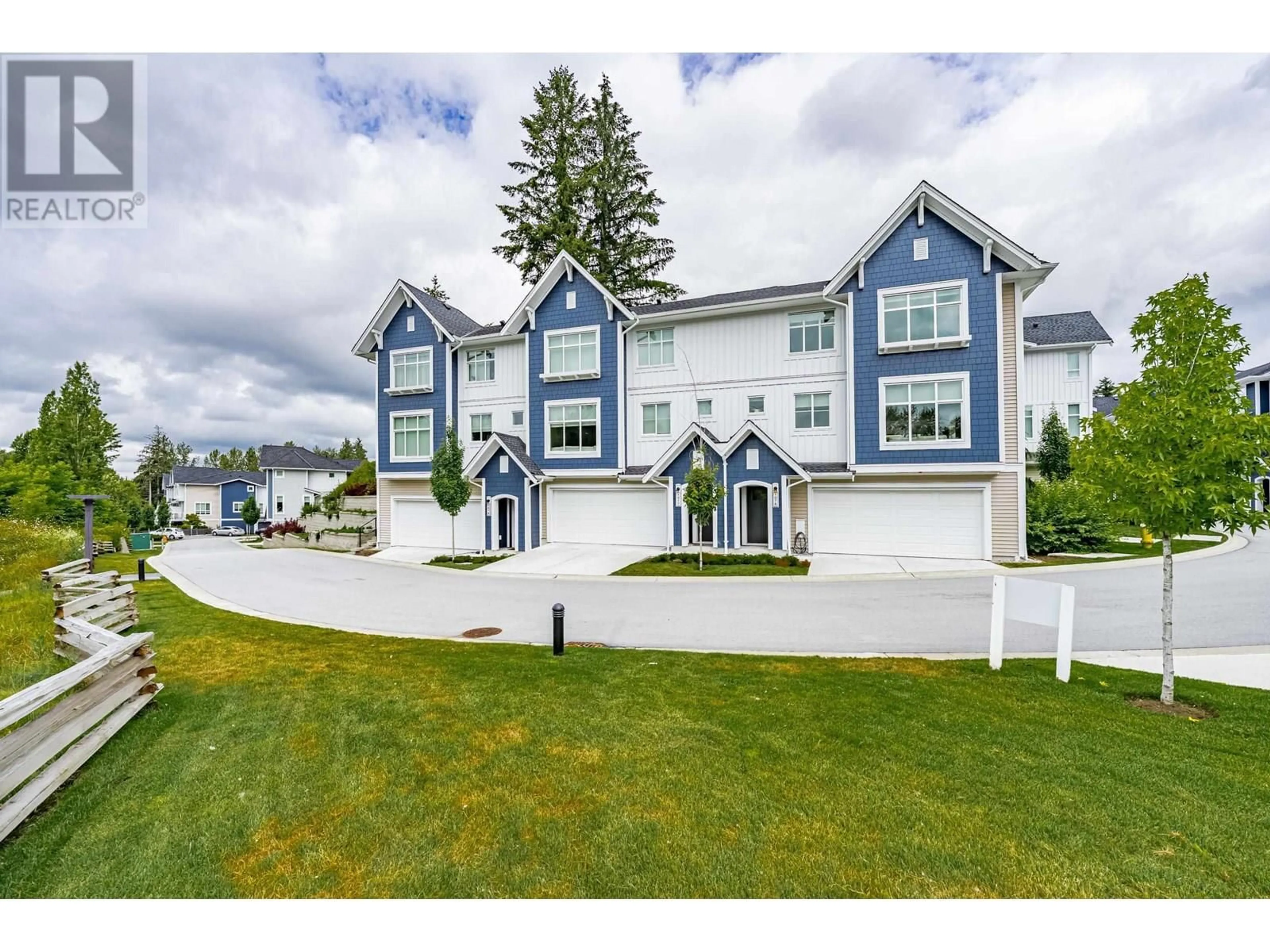 Home with vinyl exterior material, mountain view for 1076 - 11280 PAZARENA PLACE, Maple Ridge British Columbia V2X9H8