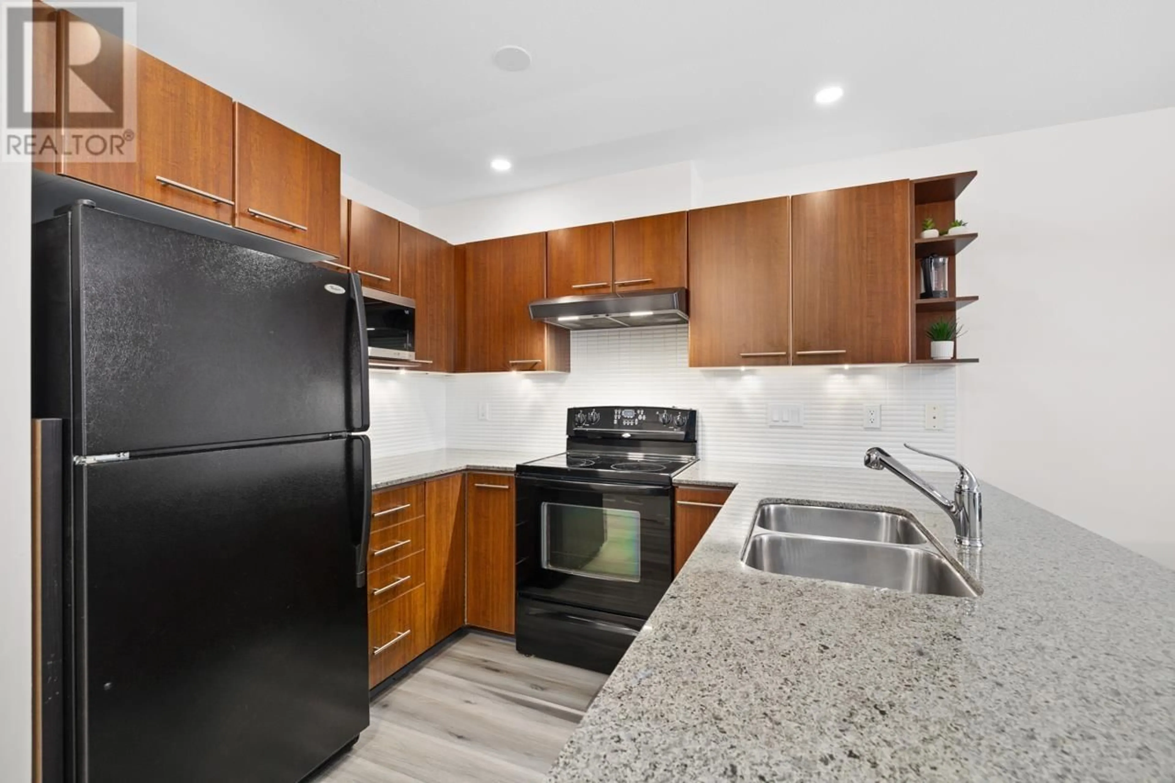 Standard kitchen, unknown for 116 - 4868 BRENTWOOD DRIVE, Burnaby British Columbia V5C0C2
