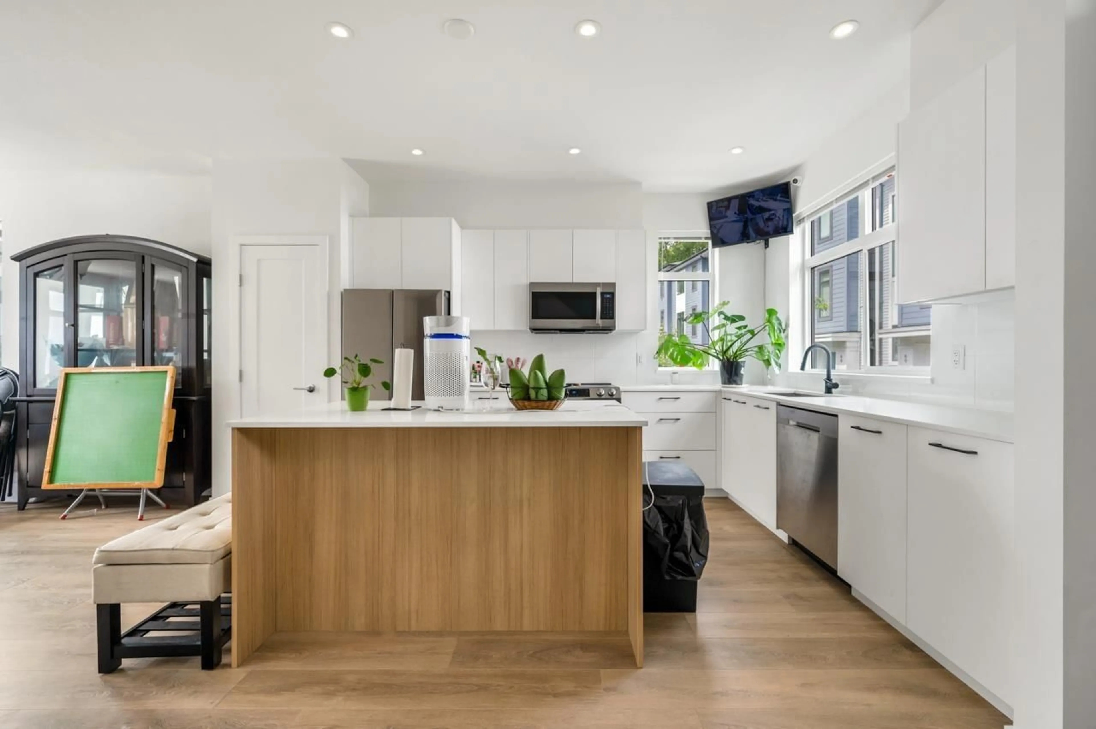 Open concept kitchen, unknown for 79 - 15235 SITKA, Surrey British Columbia V3S0A9