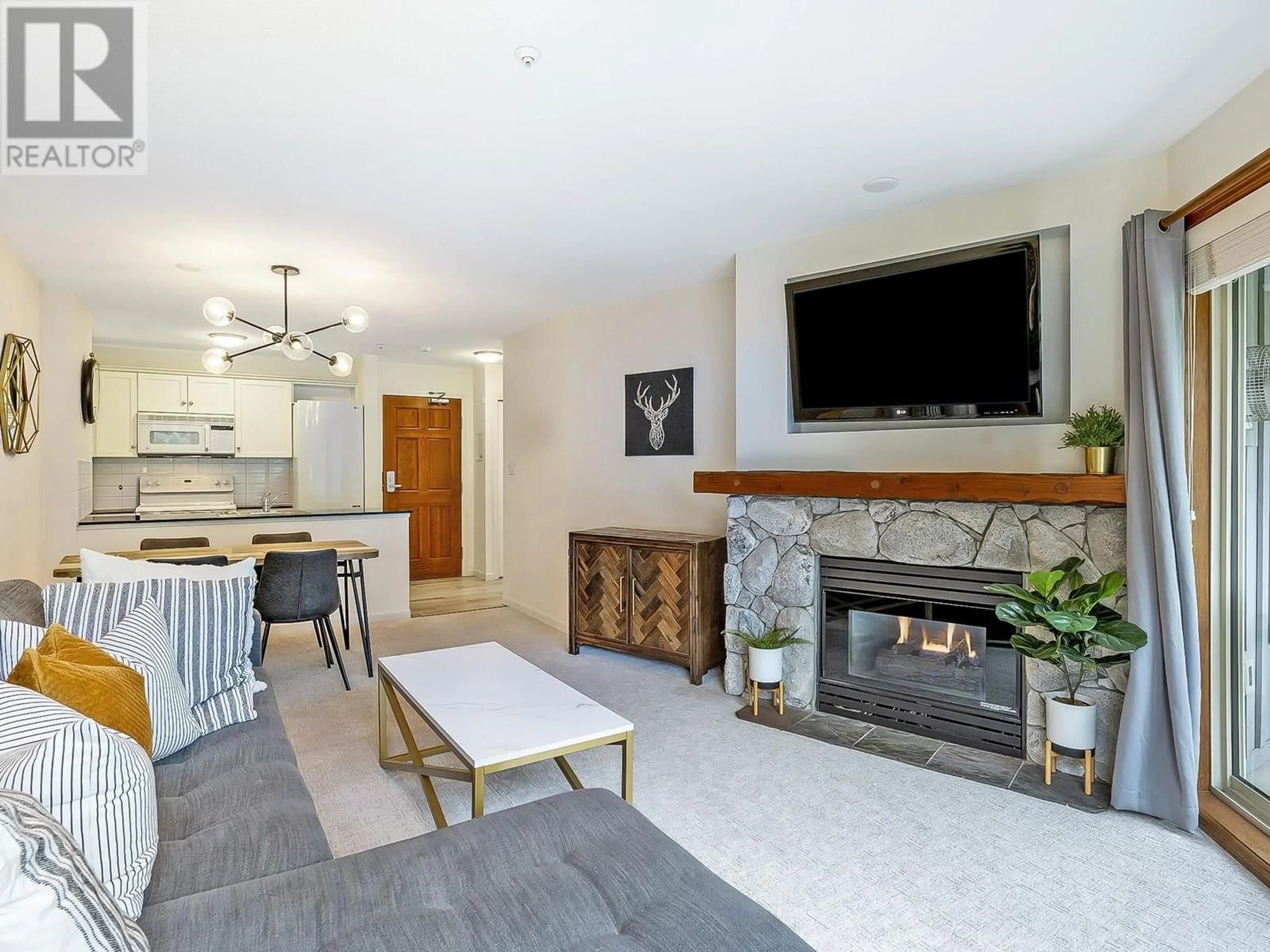 Living room with furniture, unknown for 336 - 4800 SPEARHEAD DRIVE, Whistler British Columbia V8E1G1
