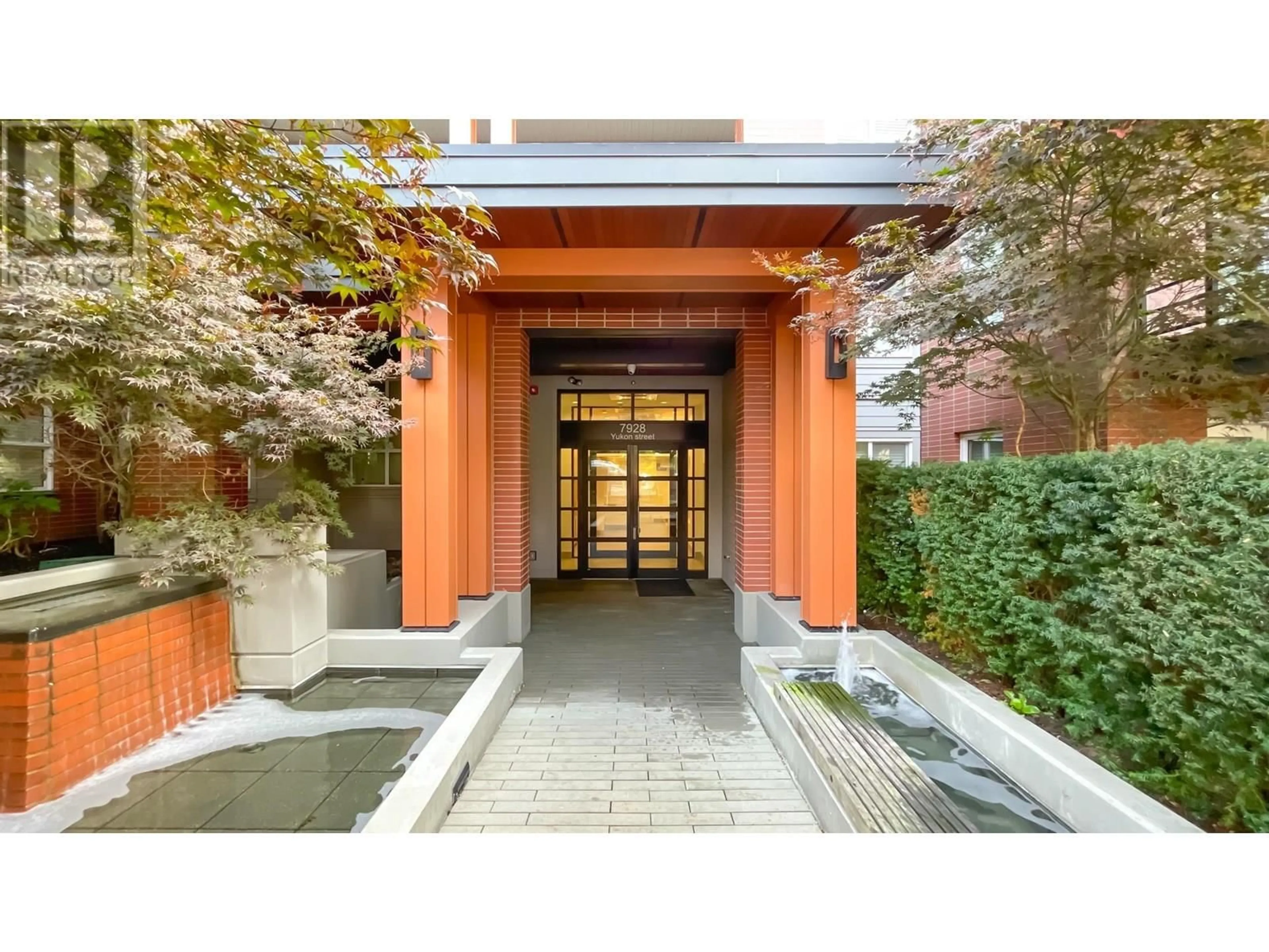 Indoor foyer for 110 - 7928 YUKON STREET, Vancouver British Columbia V5X2Y7