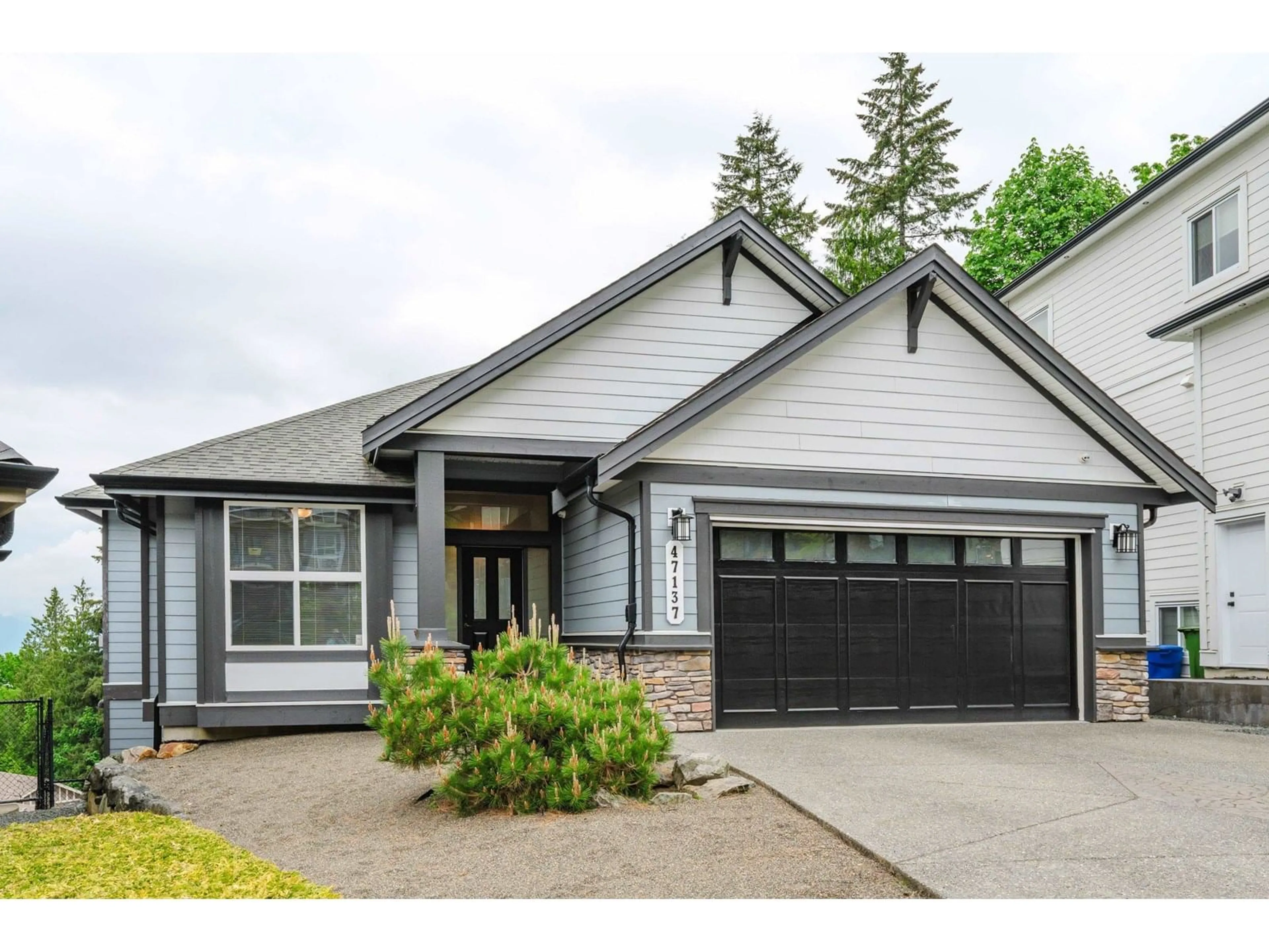 Home with vinyl exterior material, street for 47137 MACFARLANE PLACE, Chilliwack British Columbia V2R0P3