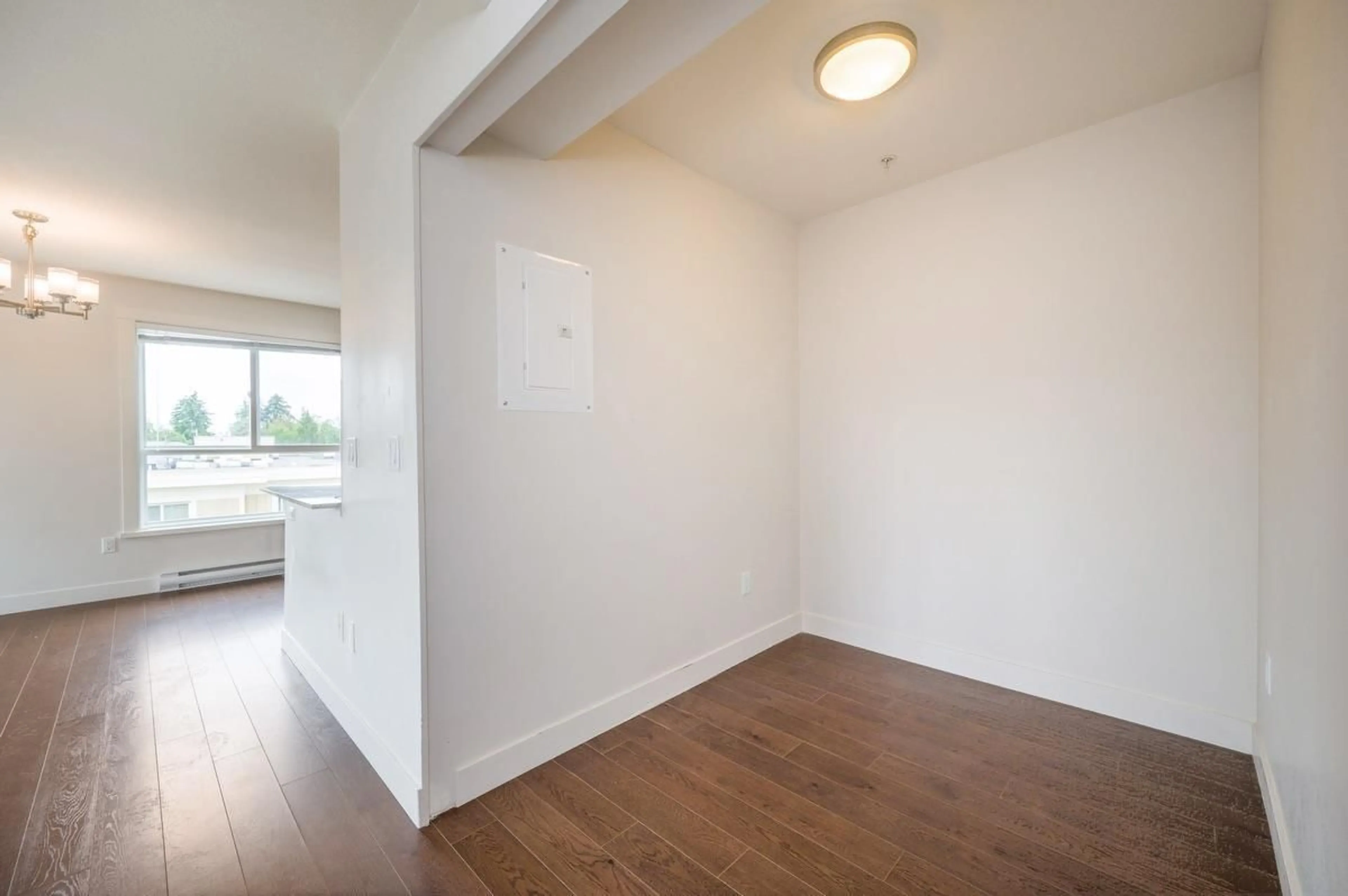 A pic of a room for 712 - 13883 LAUREL, Surrey British Columbia V3T1A8