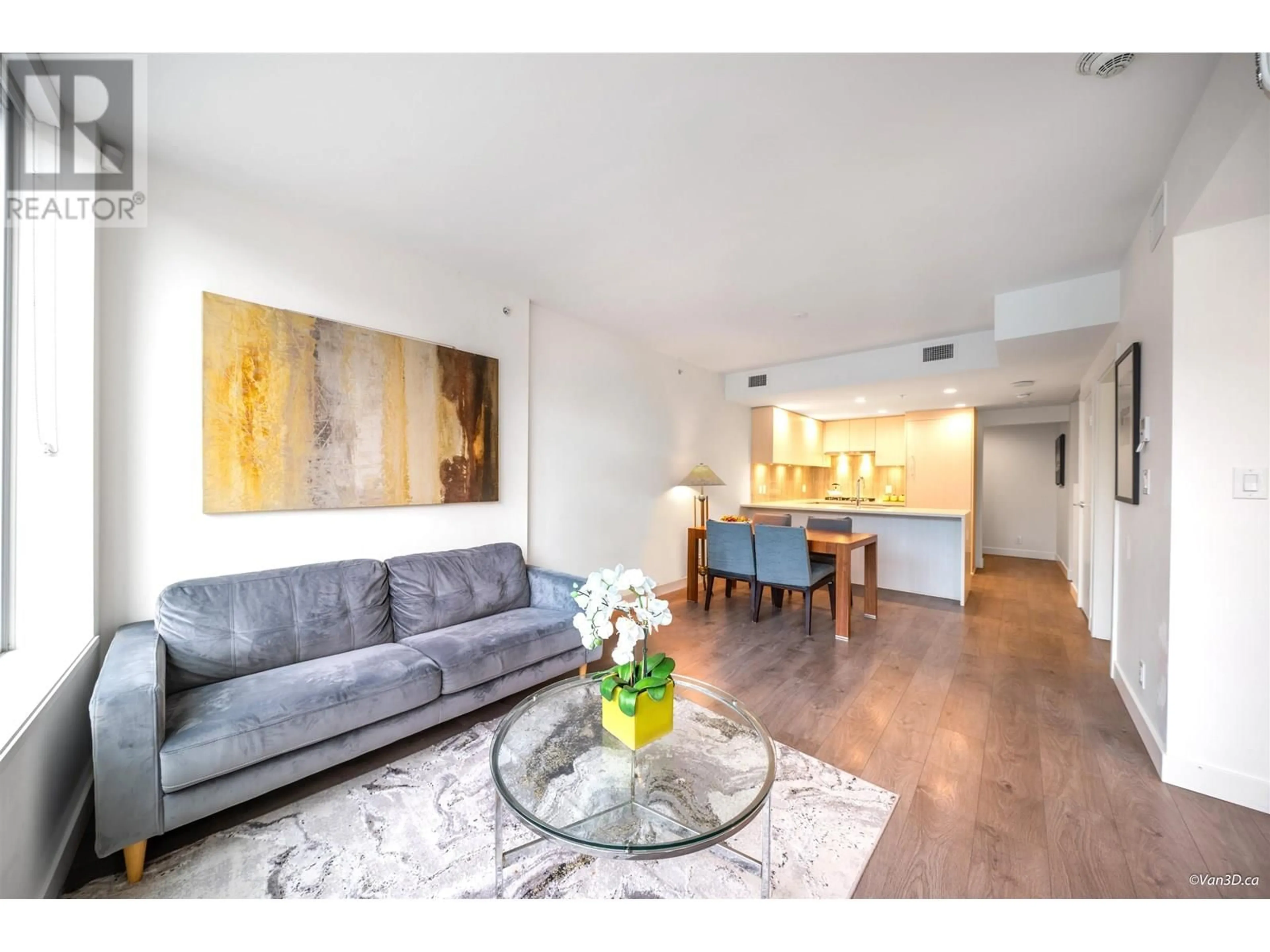 Living room with furniture, unknown for 6779 MARLBOROUGH AVENUE, Burnaby British Columbia V5J0J3