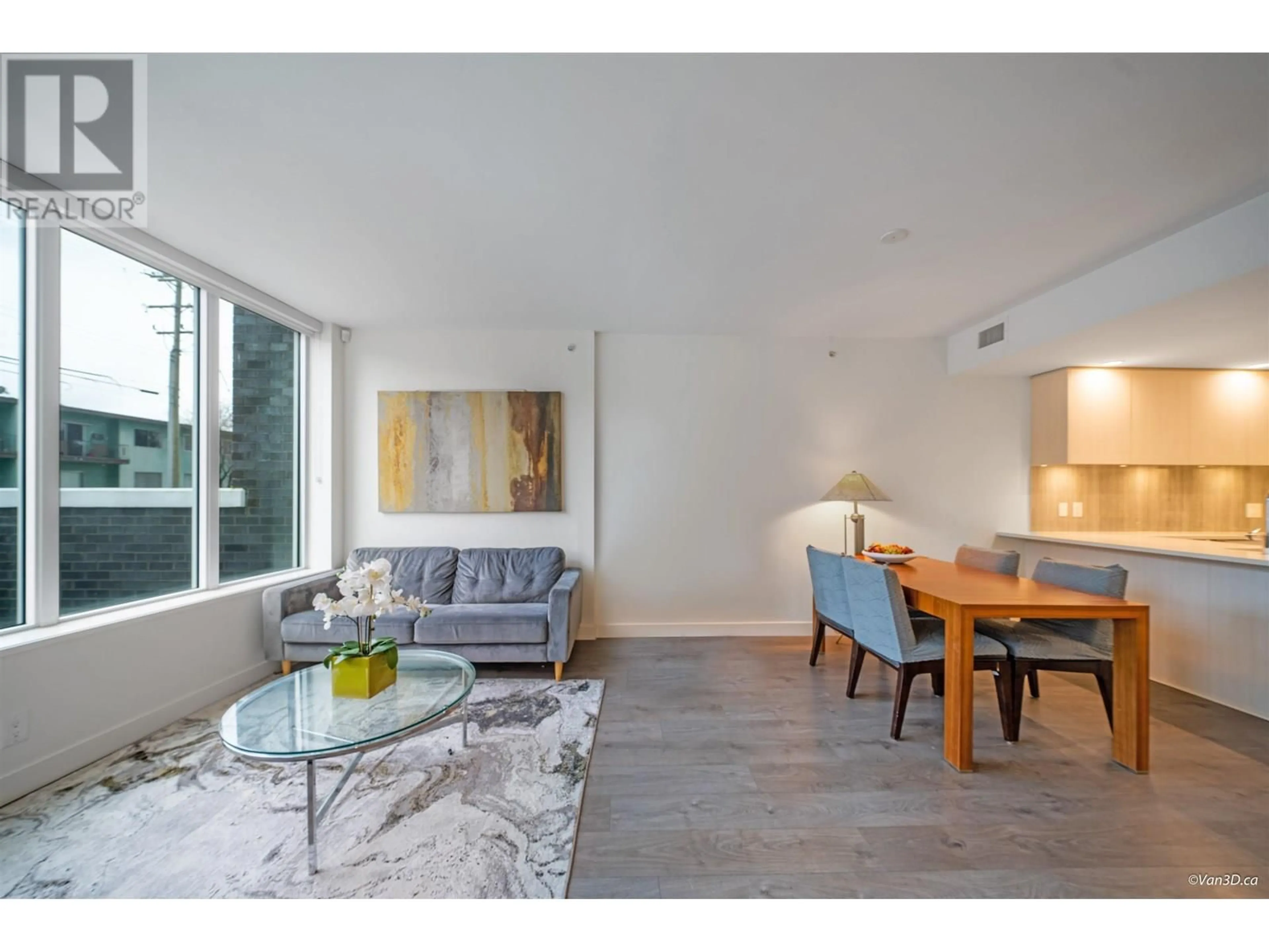 Living room with furniture, unknown for 6779 MARLBOROUGH AVENUE, Burnaby British Columbia V5J0J3