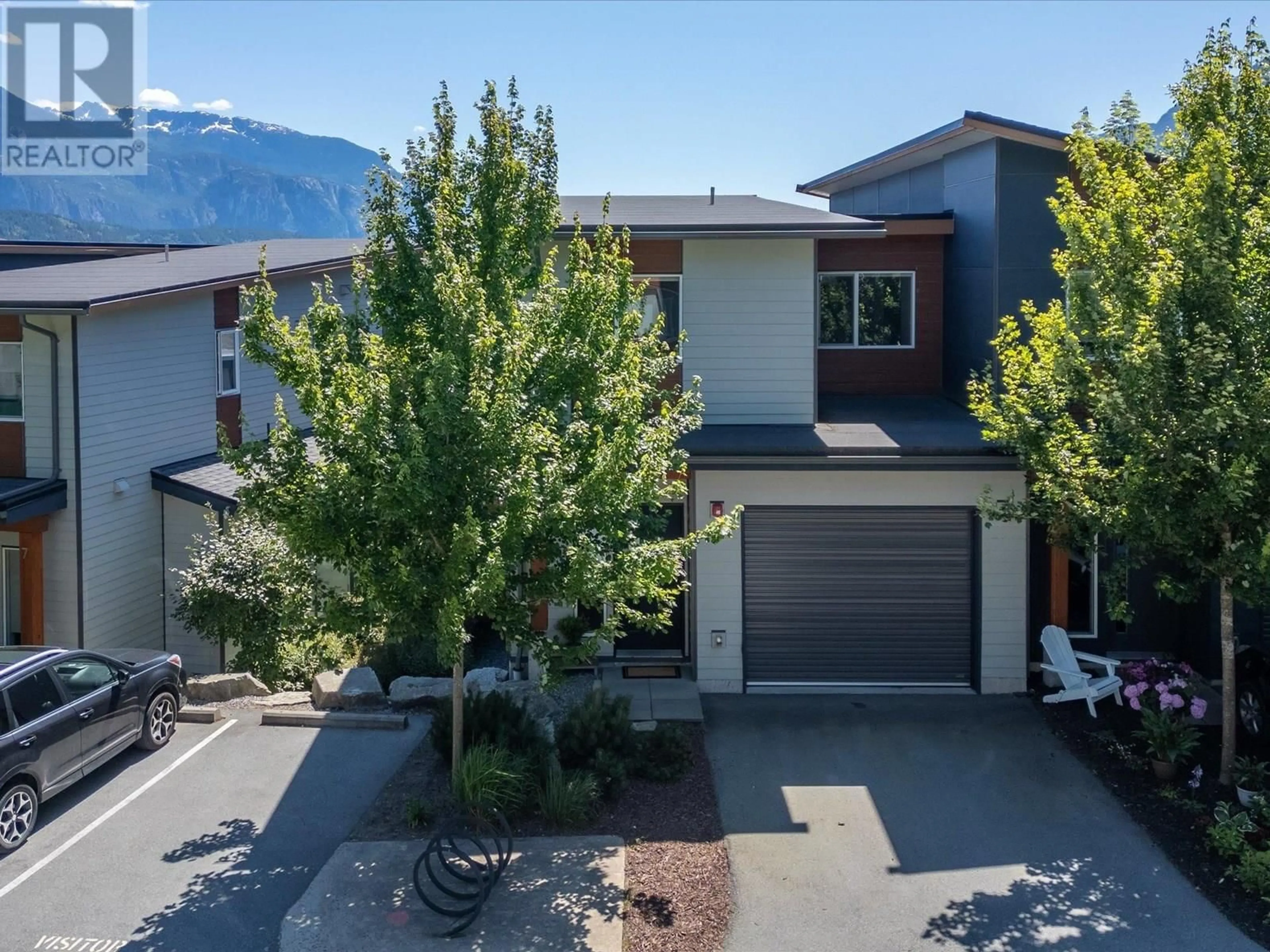 A pic from outside/outdoor area/front of a property/back of a property/a pic from drone, mountain view for 1 - 41333 SKYRIDGE PLACE, Squamish British Columbia V8B0Y6