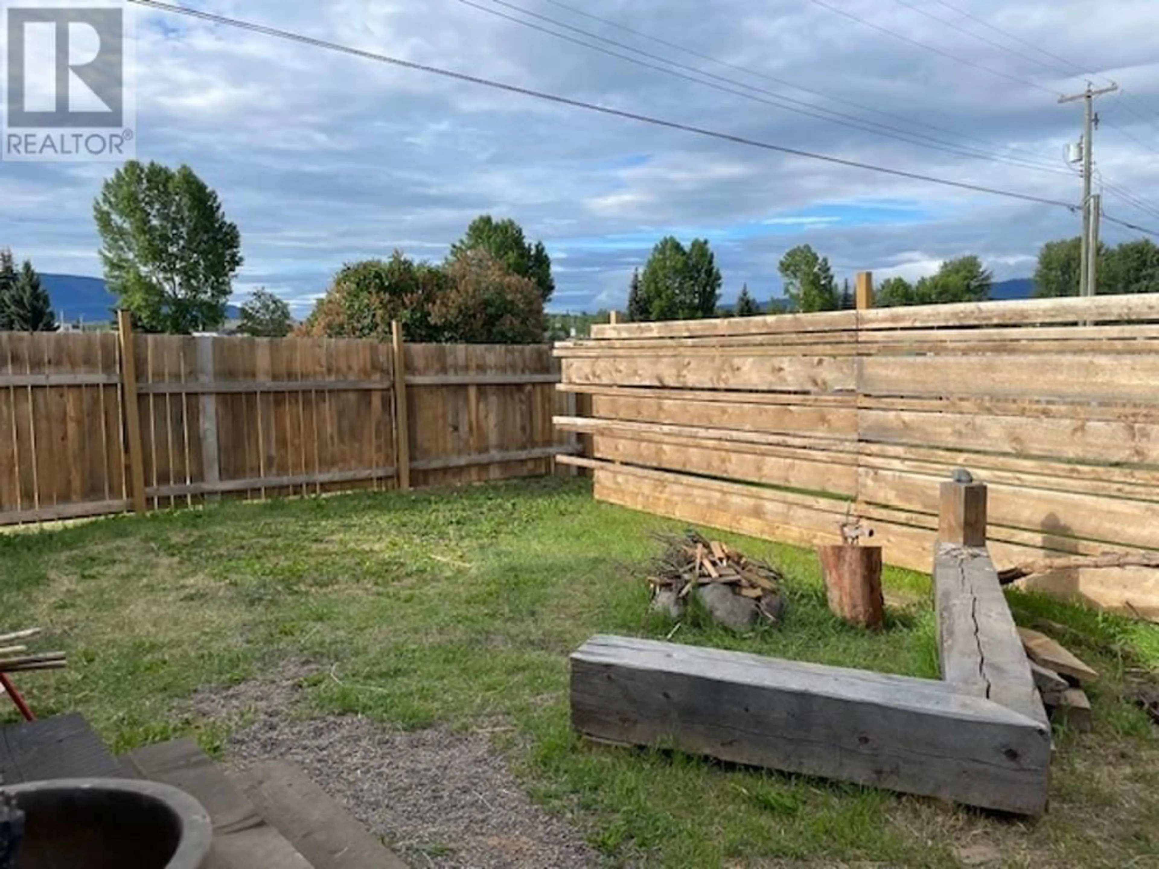 A pic from outside/outdoor area/front of a property/back of a property/a pic from drone, unknown for 3409 6TH STREET, Houston British Columbia V0J1Z0