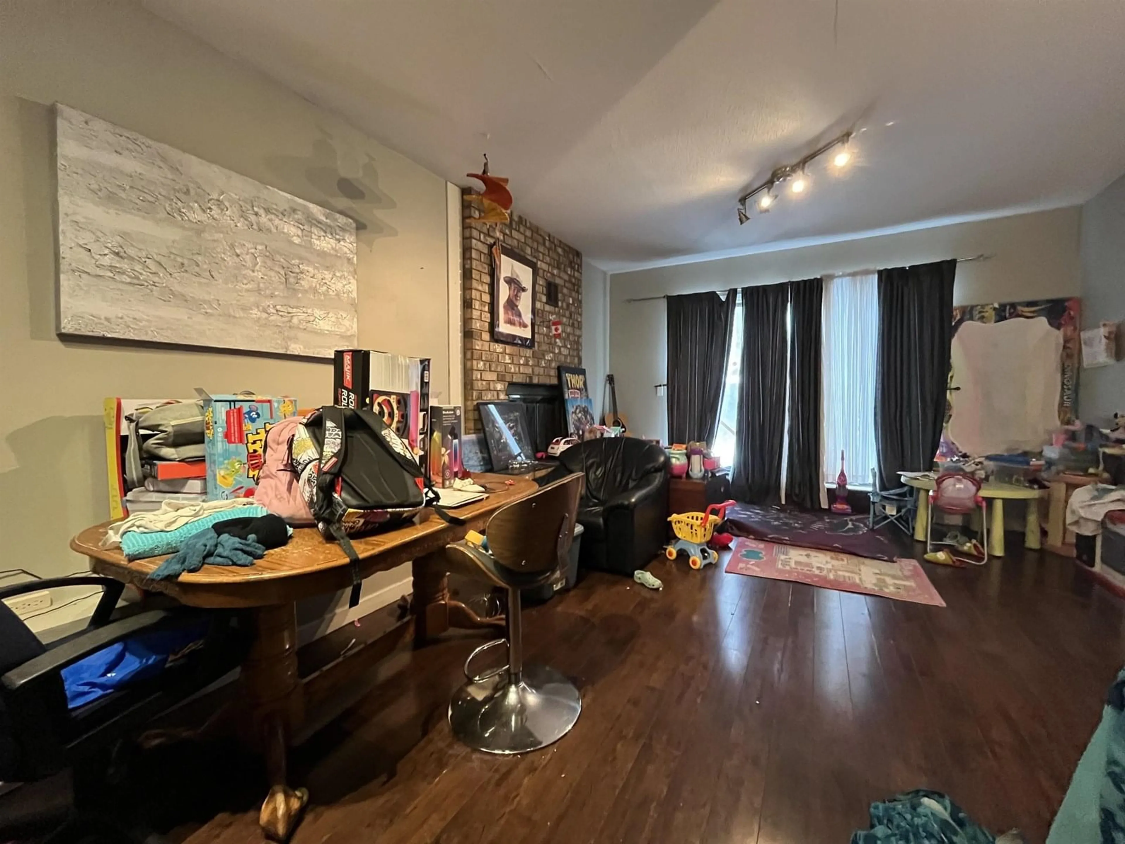 A pic of a room for 32827 14TH, Mission British Columbia V2V6C1