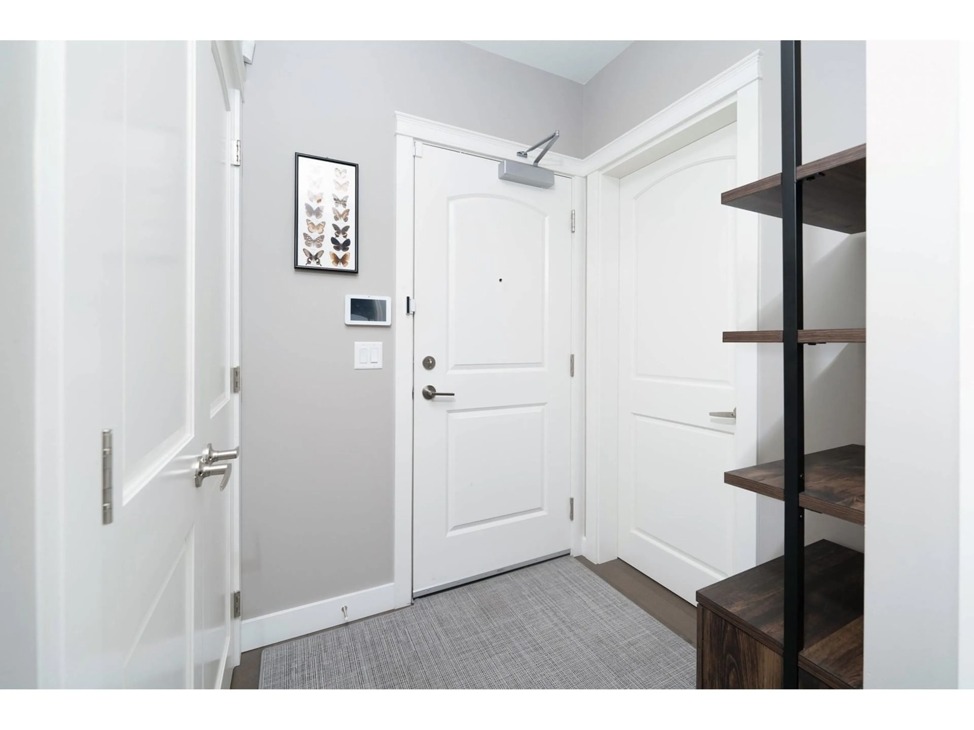 Indoor entryway for 405 - 20290 86, Langley British Columbia V2Y3L6