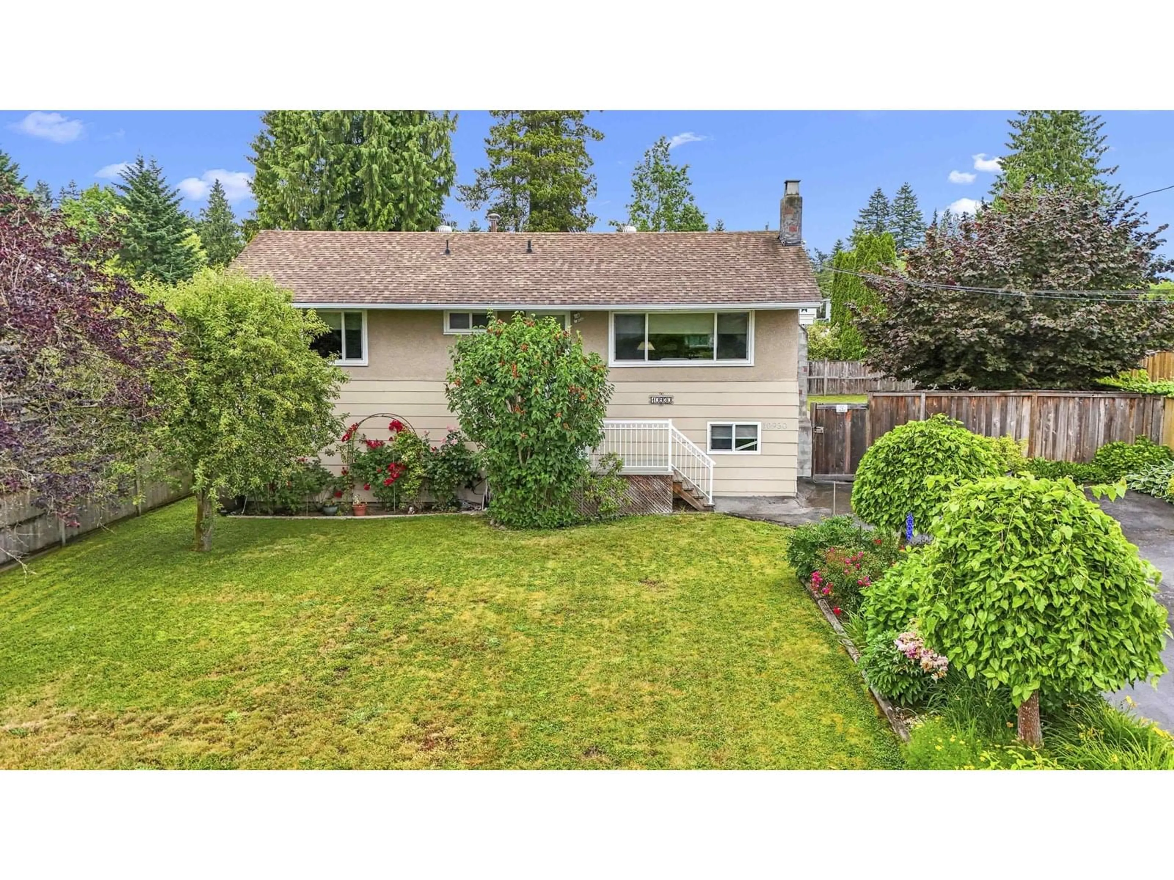 A pic from outside/outdoor area/front of a property/back of a property/a pic from drone, unknown for 10930 141 A, Surrey British Columbia V3R3J9