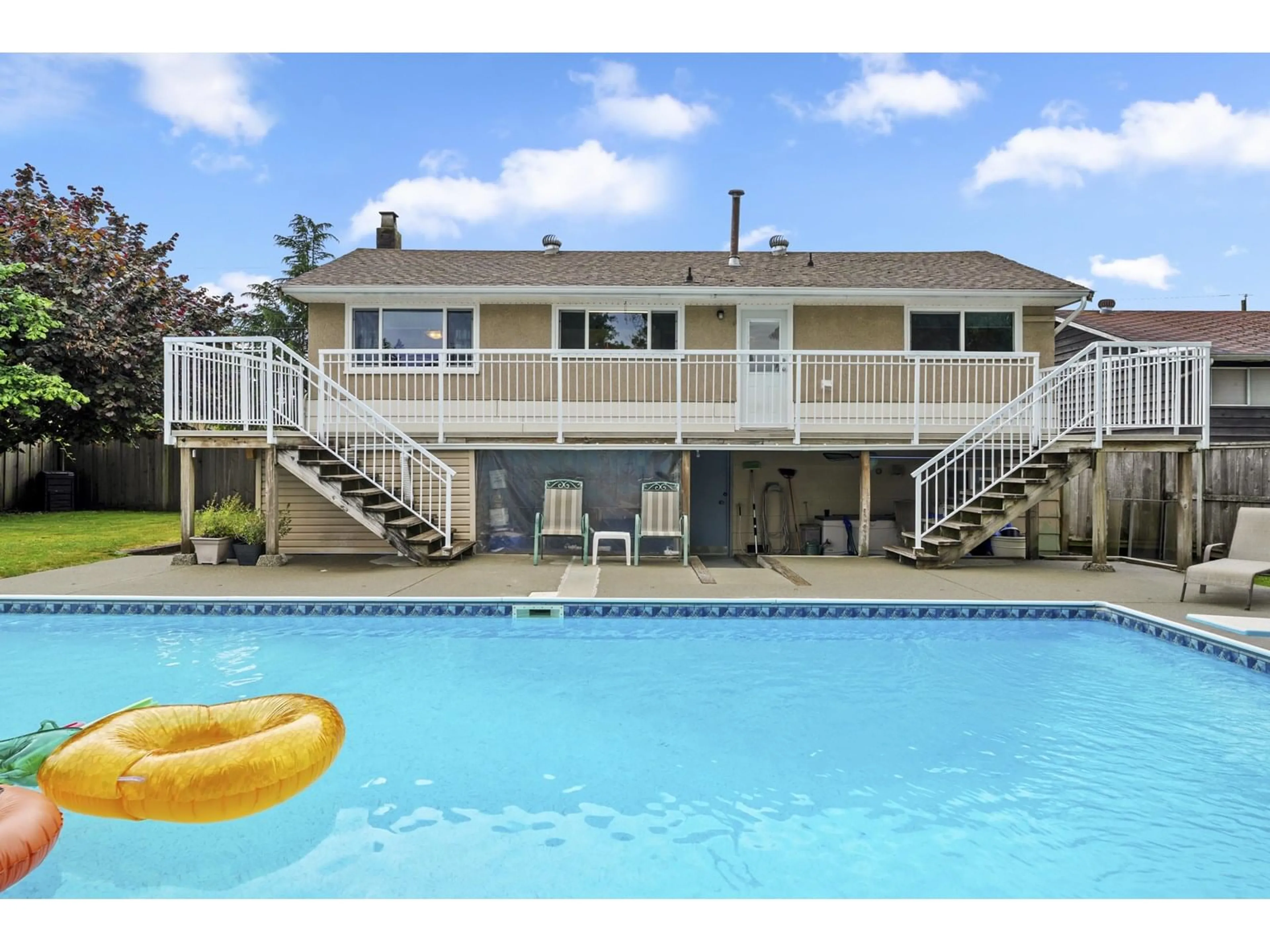 Pool for 10930 141 A, Surrey British Columbia V3R3J9