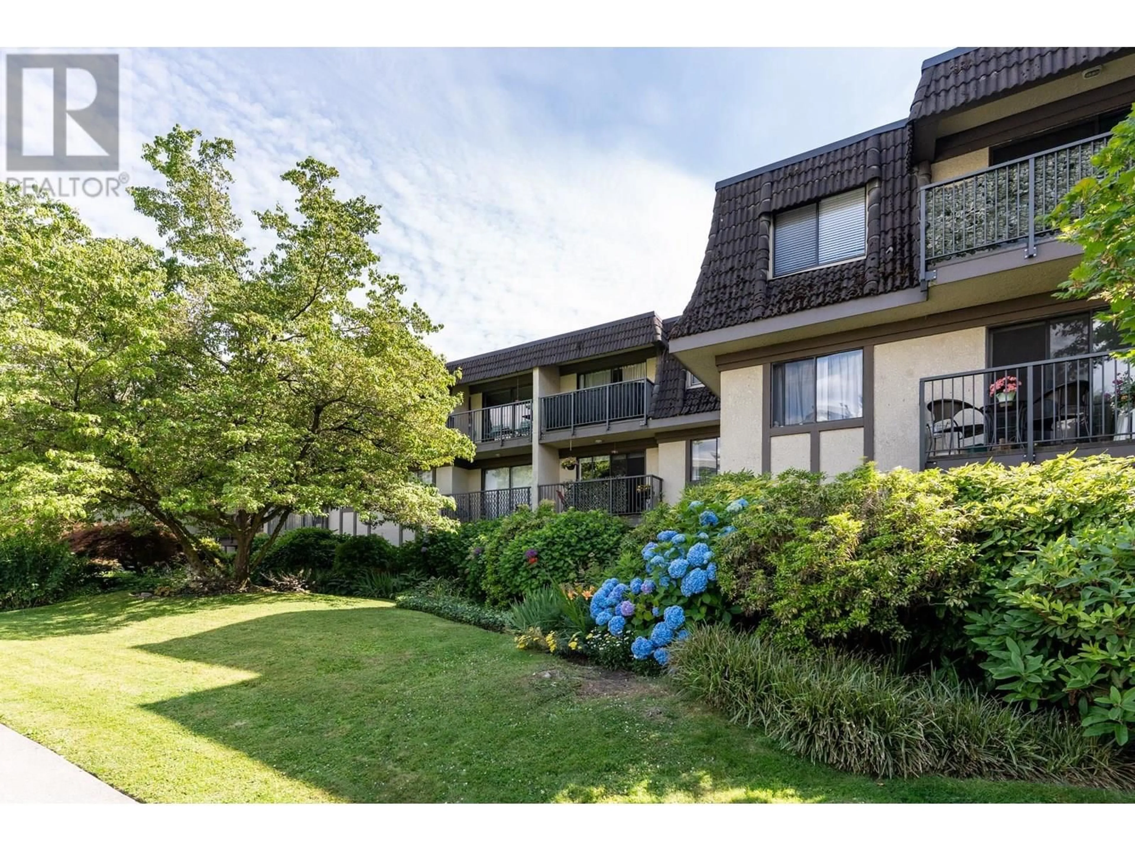 A pic from outside/outdoor area/front of a property/back of a property/a pic from drone, unknown for 205 - 307 W 2ND STREET, North Vancouver British Columbia V7M1E2
