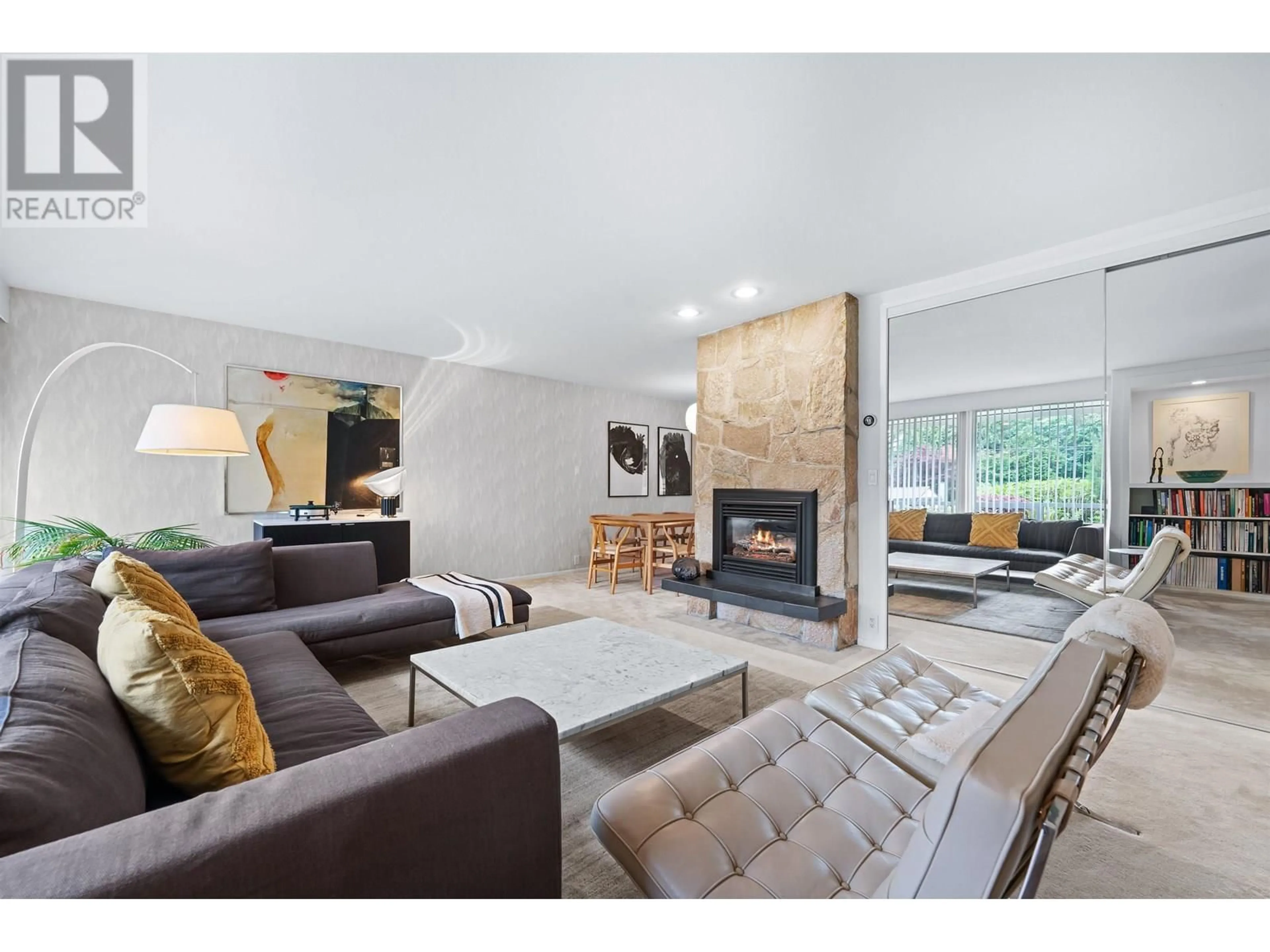 Living room with furniture, unknown for 1641 APPIN ROAD, North Vancouver British Columbia V7J2T7