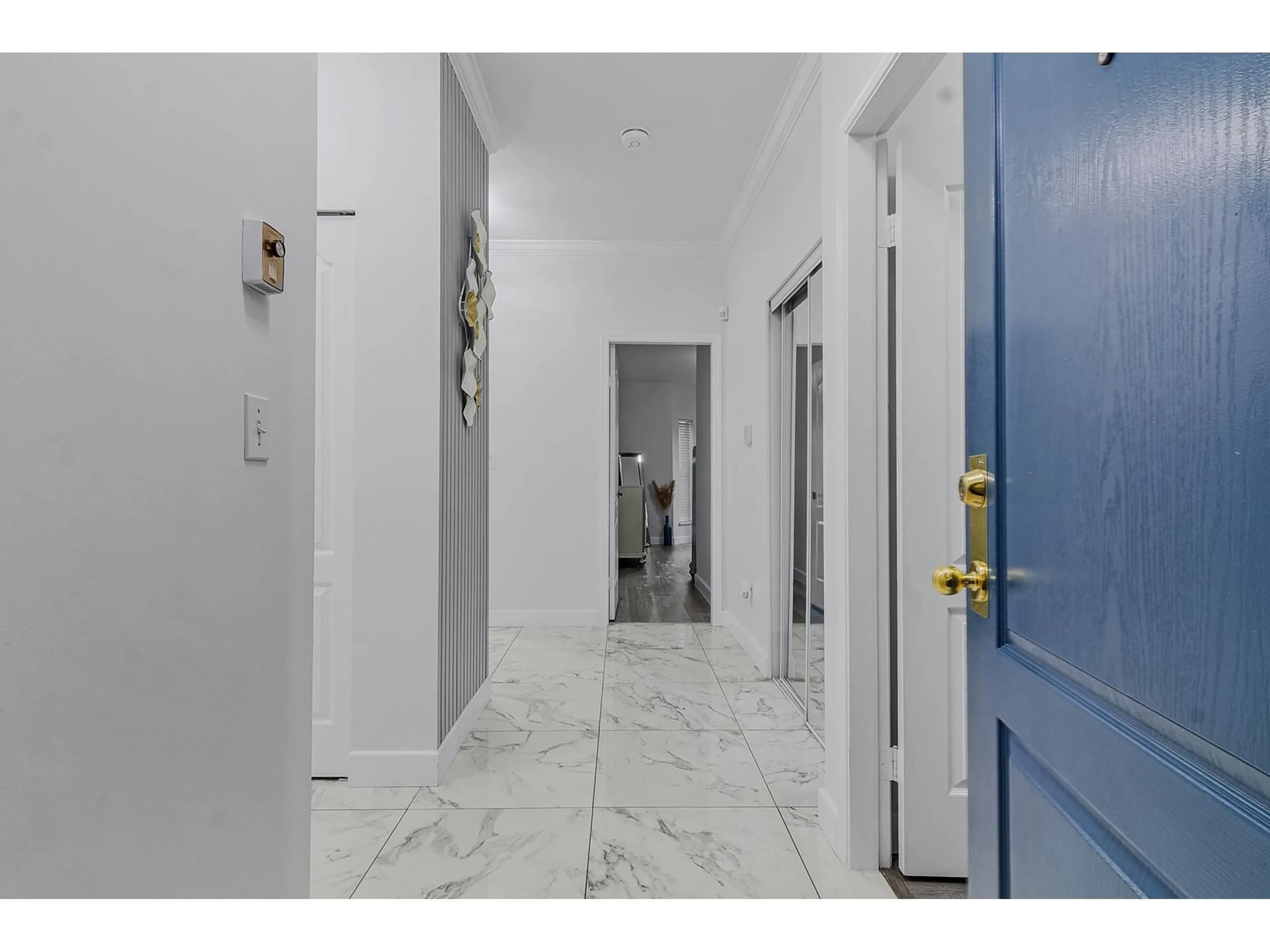 Indoor foyer for 101 - 13918 72, Surrey British Columbia V3W0T4