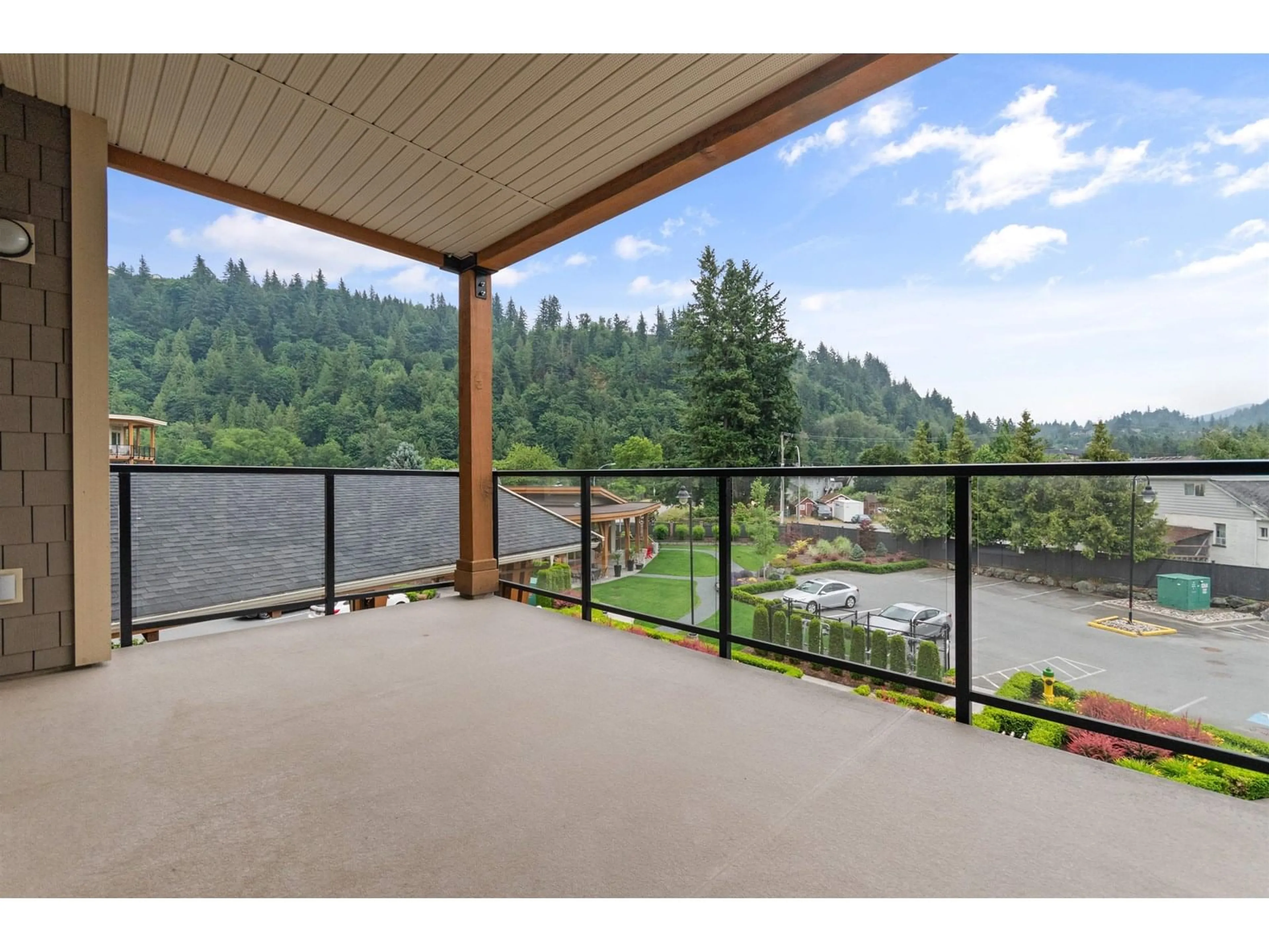 Patio, water/lake/river/ocean view for 301 - 45750 KEITH WILSON ROAD, Chilliwack British Columbia V2R0X3