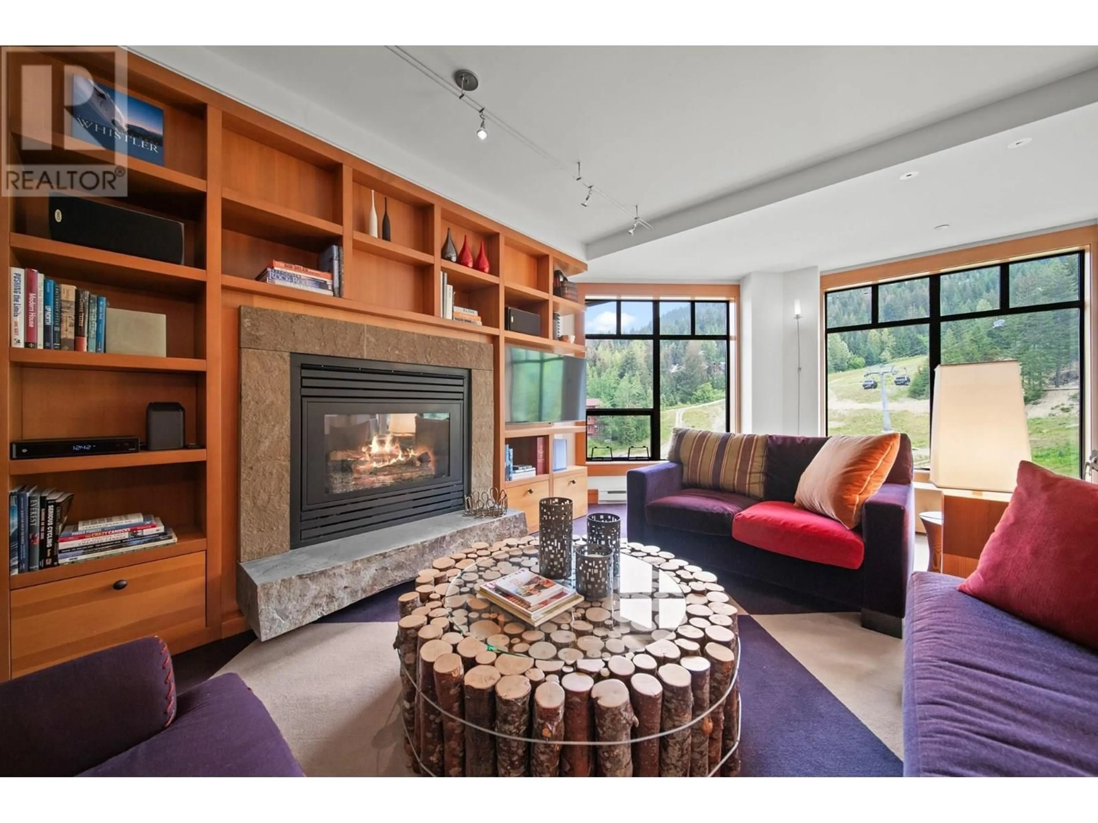 Living room with furniture, unknown for 614 - 2202 GONDOLA WAY, Whistler British Columbia V8E0M7