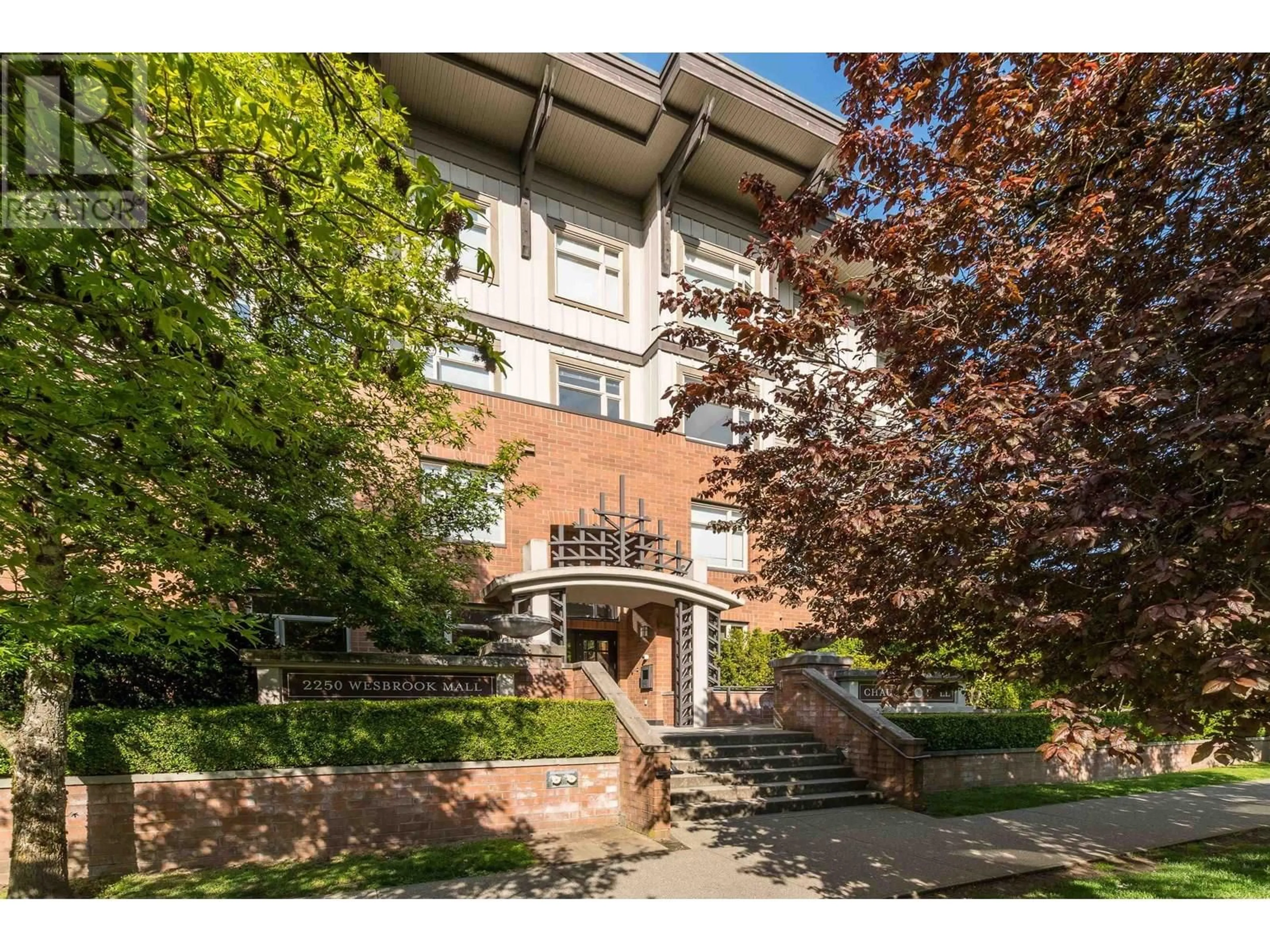 Indoor foyer for 203 - 2250 WESBROOK MALL, Vancouver British Columbia V6T0A6