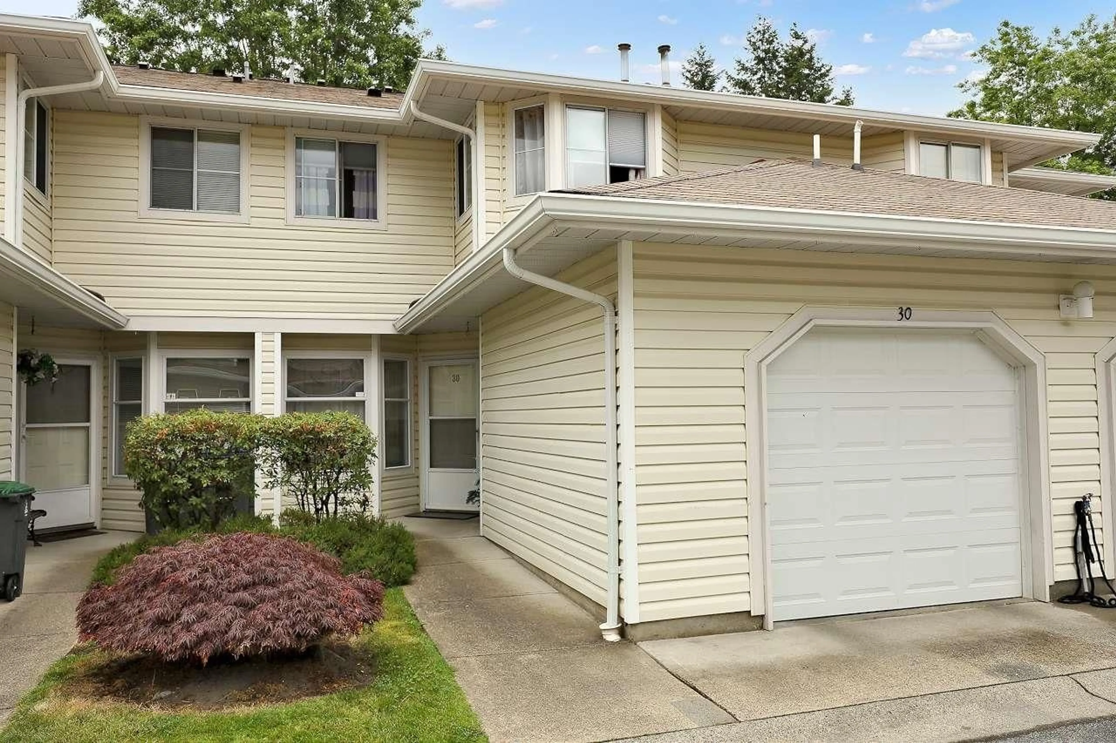 Home with vinyl exterior material, street for 30 - 10038 155, Surrey British Columbia V3R0S2