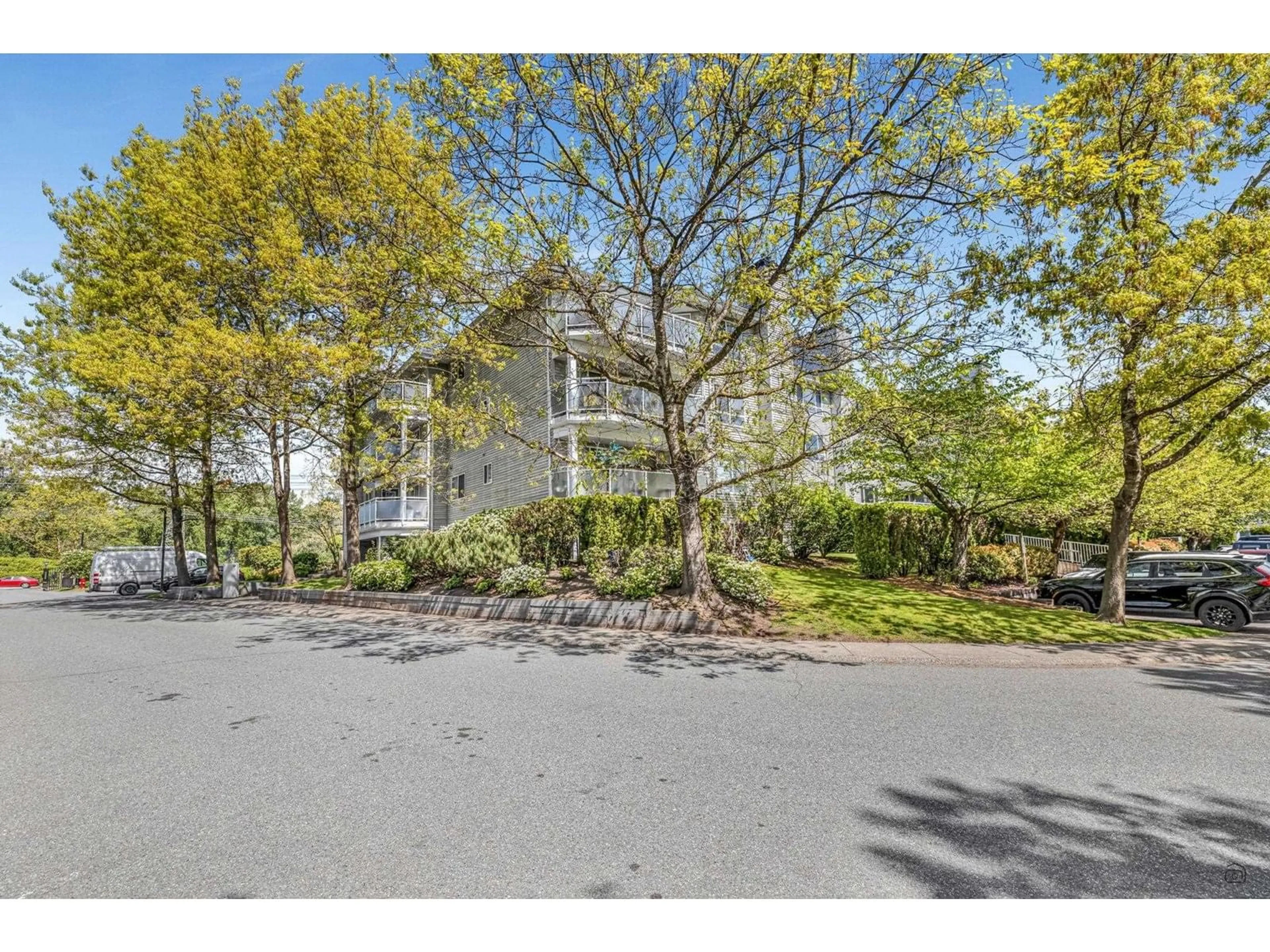 A pic from outside/outdoor area/front of a property/back of a property/a pic from drone, street for 106 - 13680 84, Surrey British Columbia V3W0T6