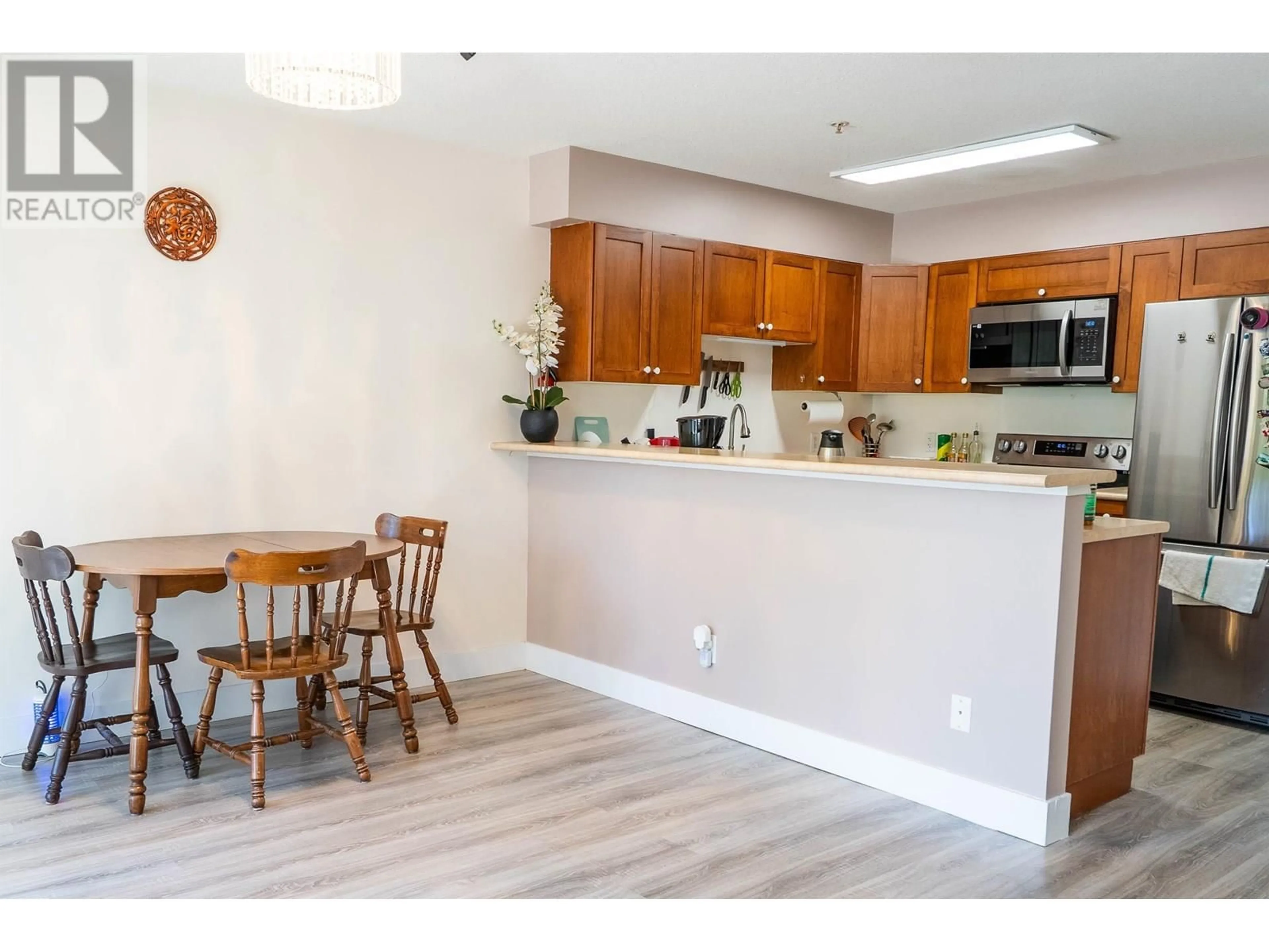 Open concept kitchen, wood/laminate floor for 3 - 624 SHAW ROAD, Gibsons British Columbia V0N1V8