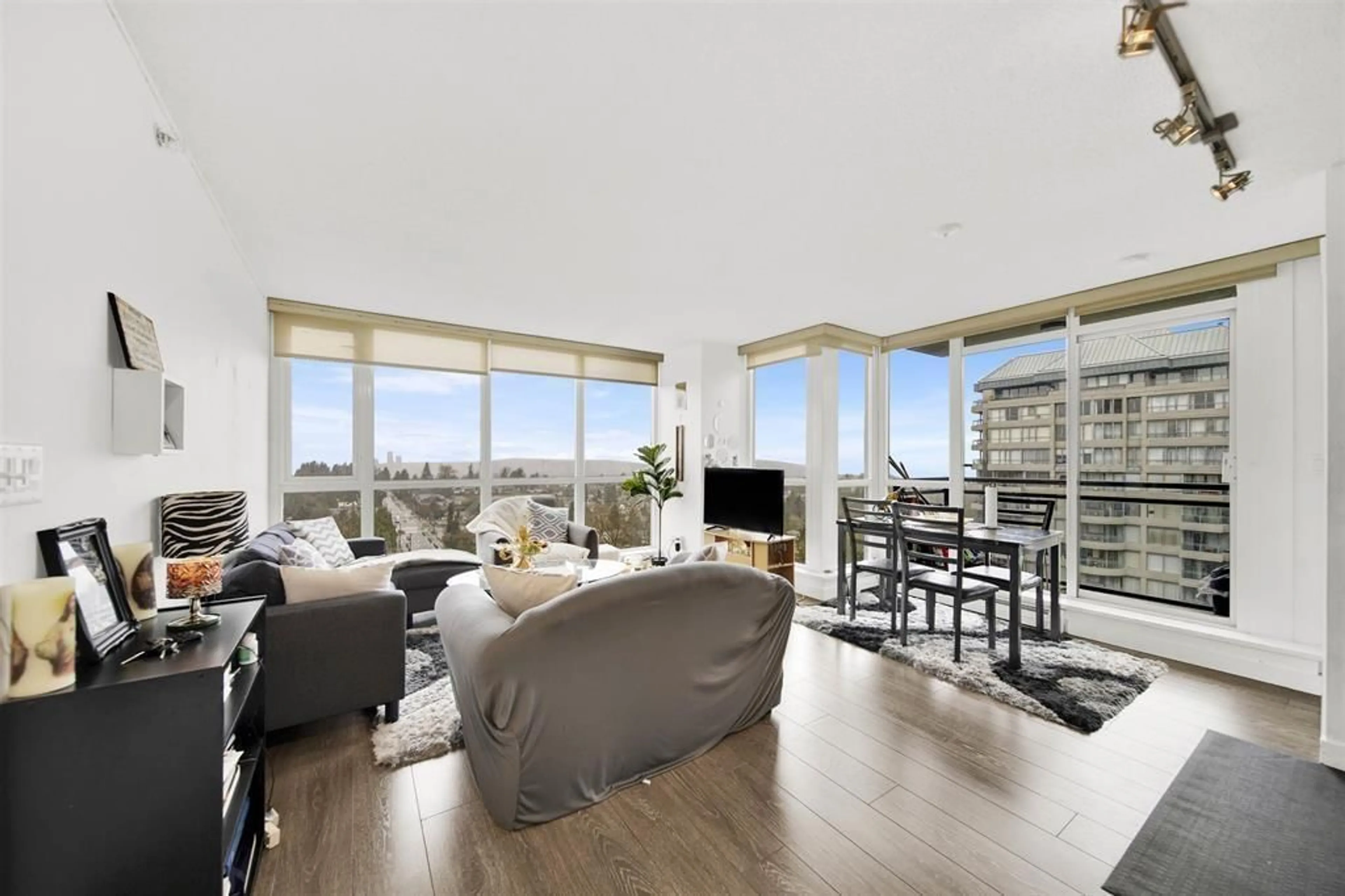 Living room with furniture, unknown for 1509 - 13380 108, Surrey British Columbia V3T0E7